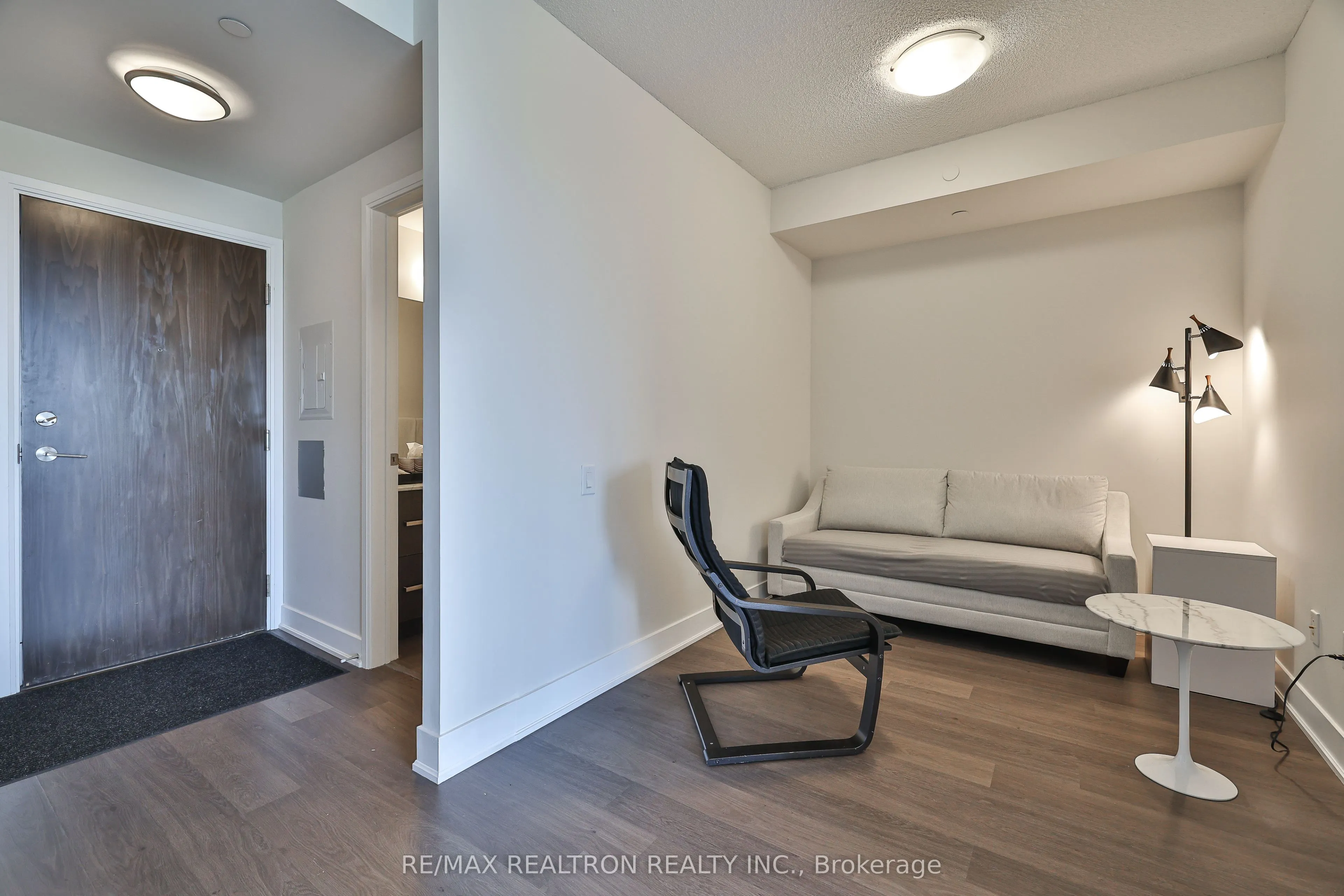 7608 Yonge Street, #613