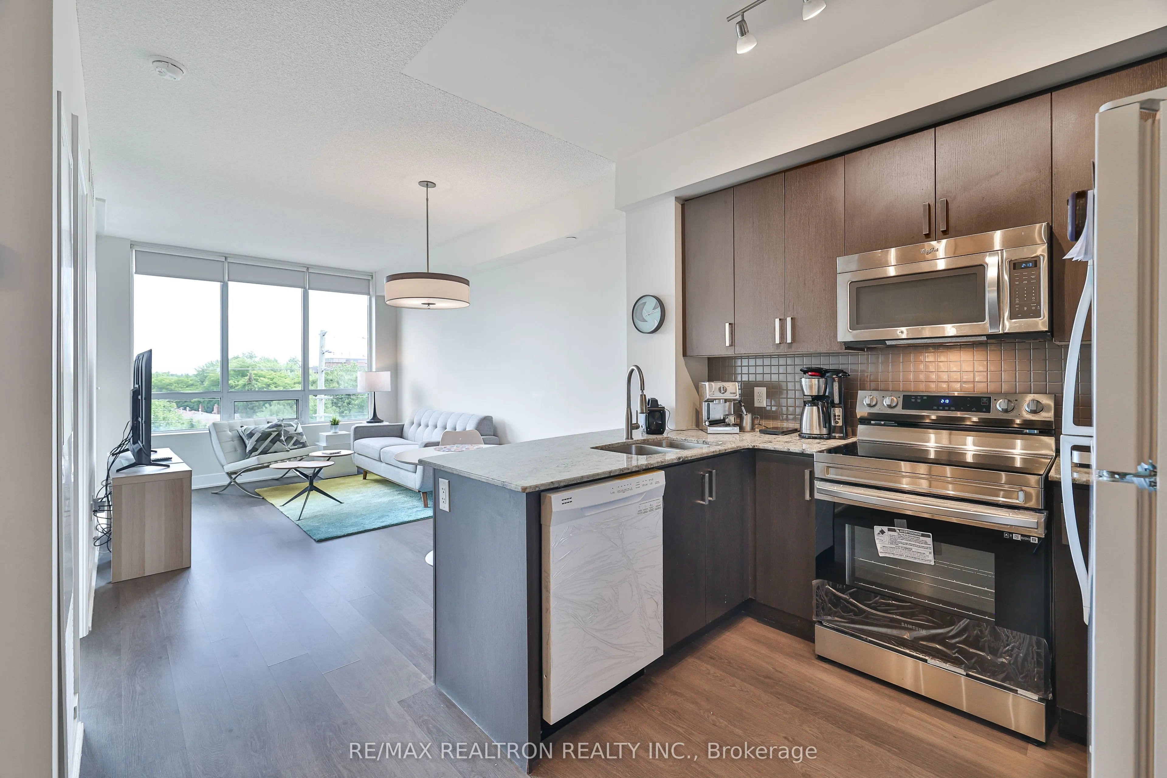 7608 Yonge Street, #613