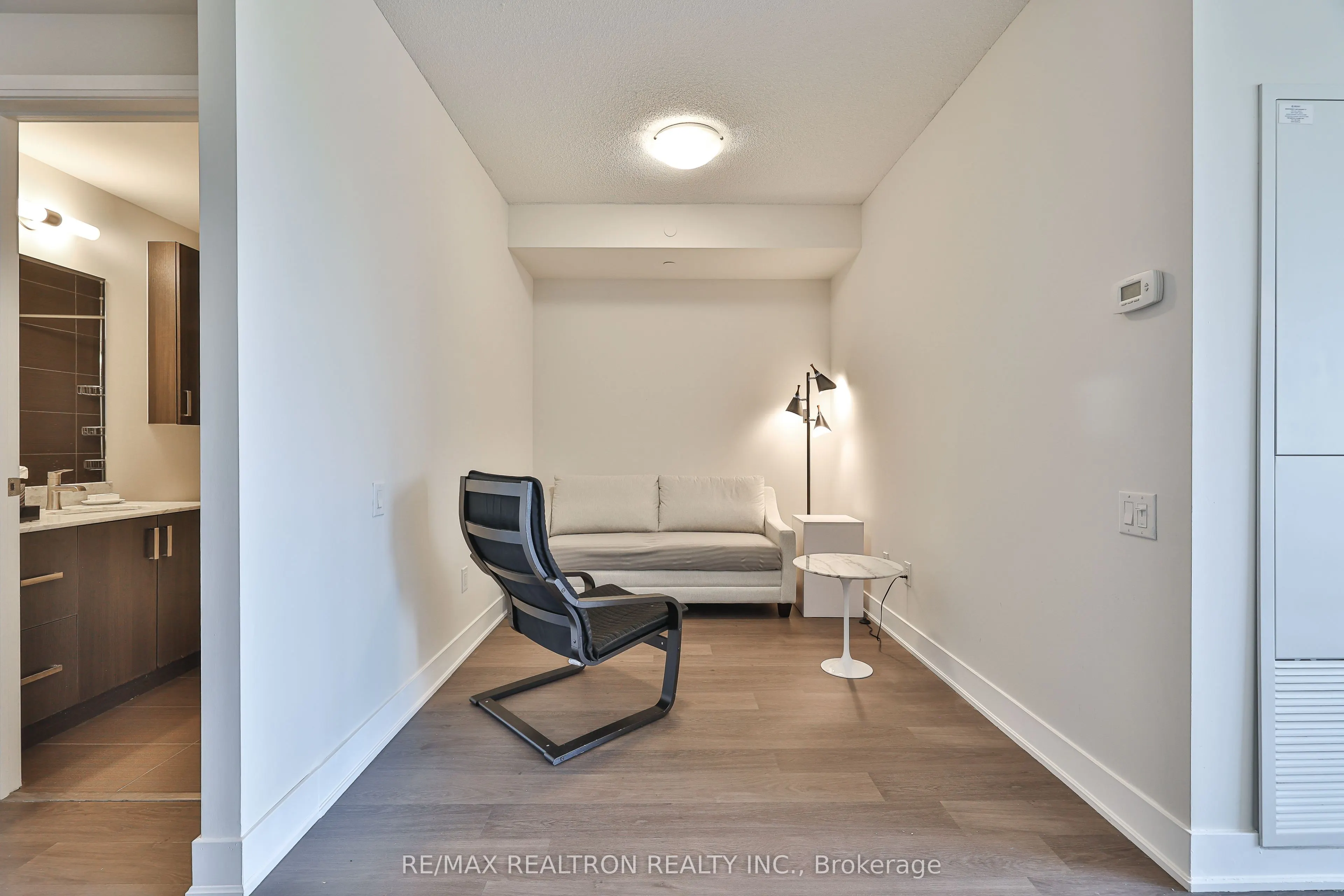 7608 Yonge Street, #613