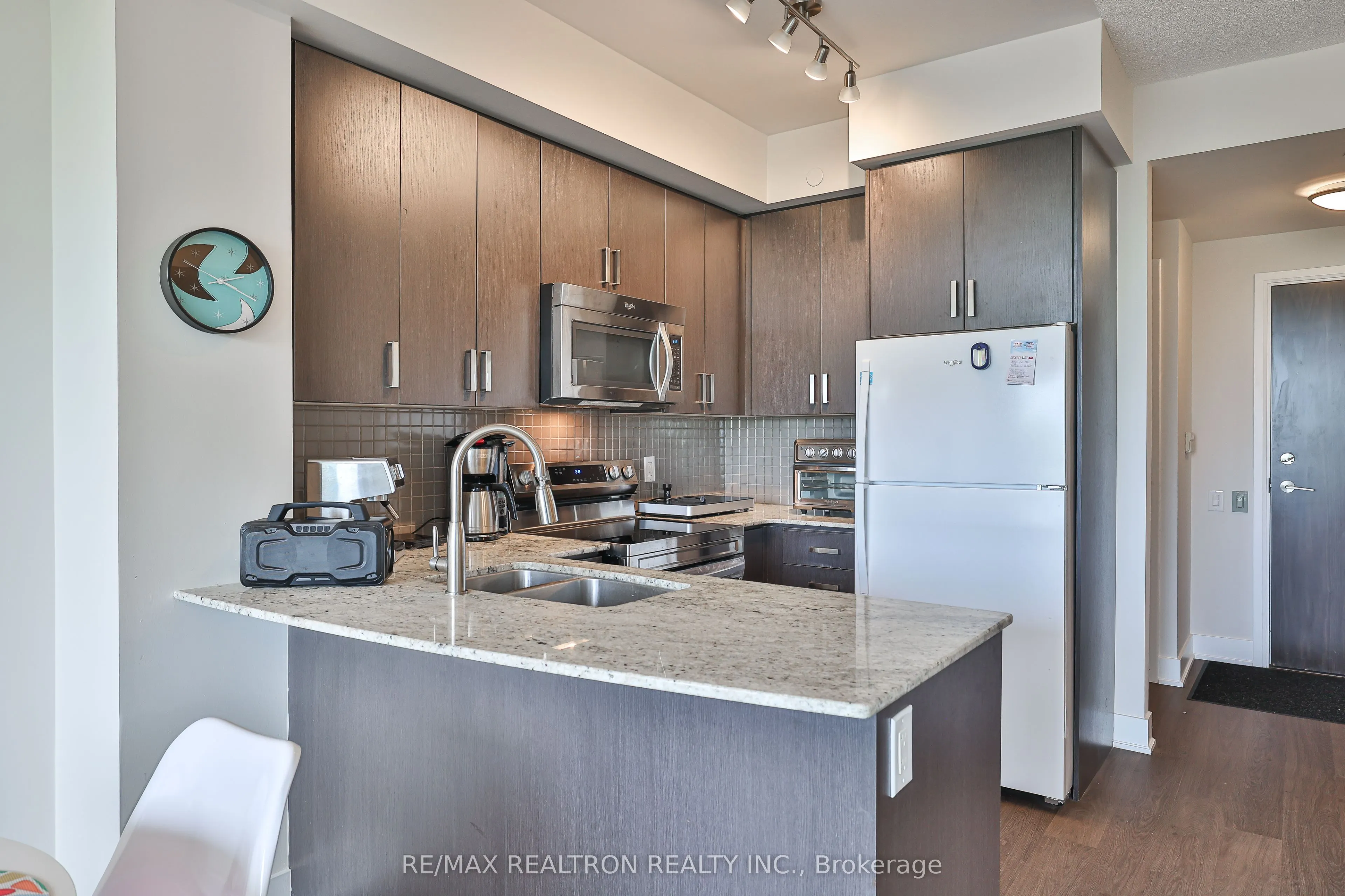 7608 Yonge Street, #613