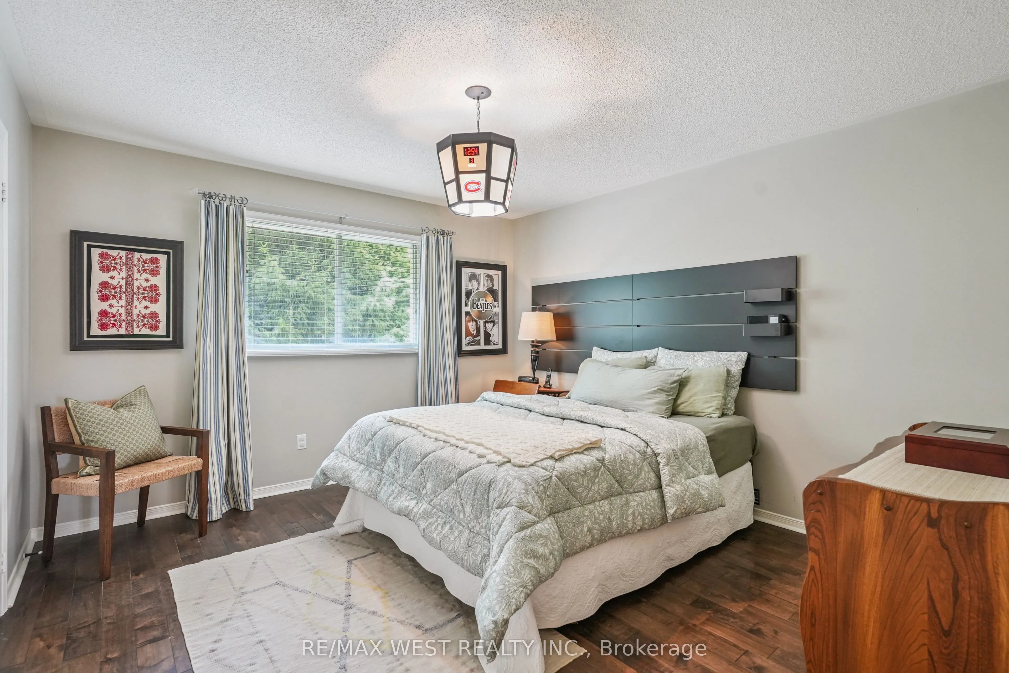 43 Summitcrest Drive