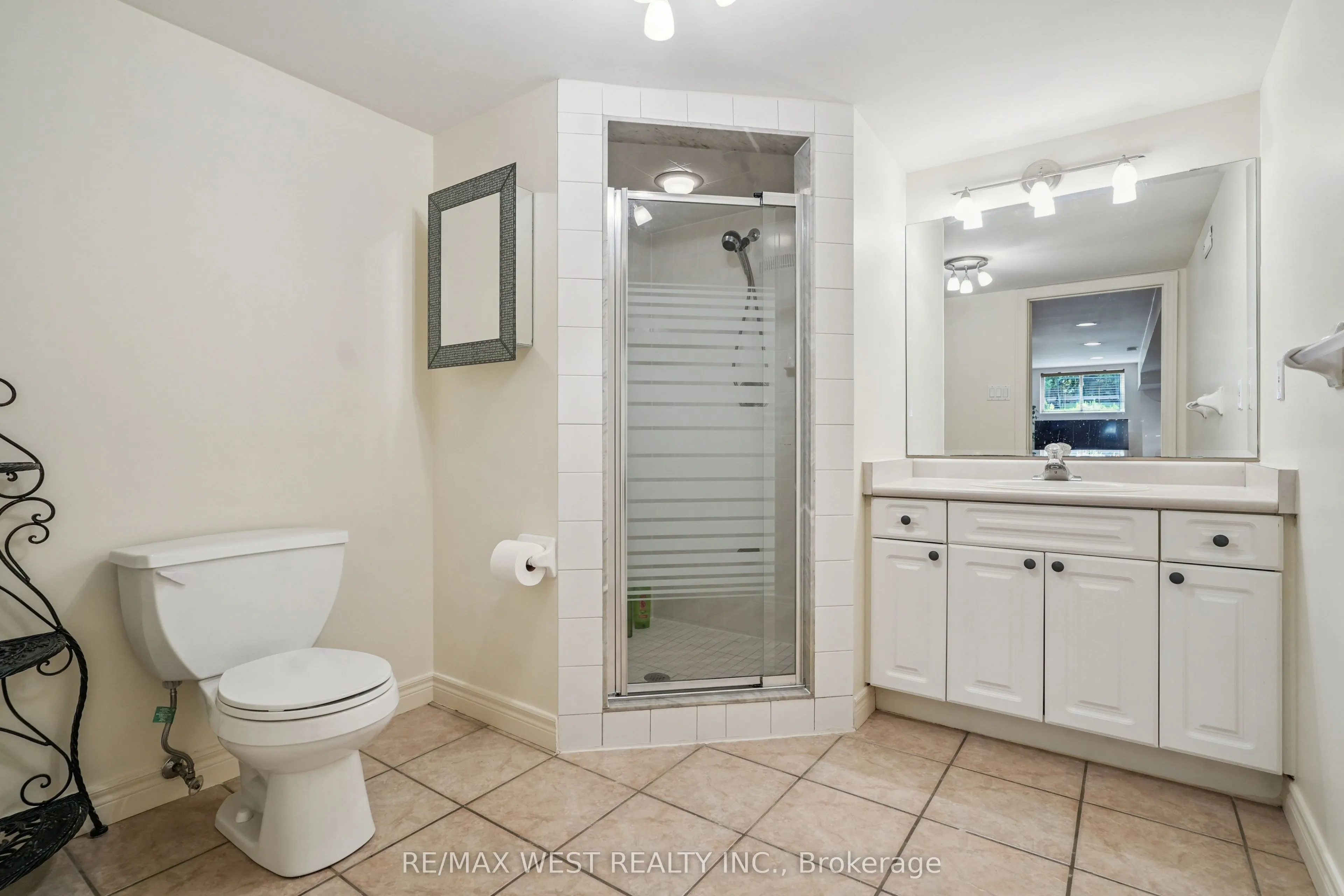 43 Summitcrest Drive
