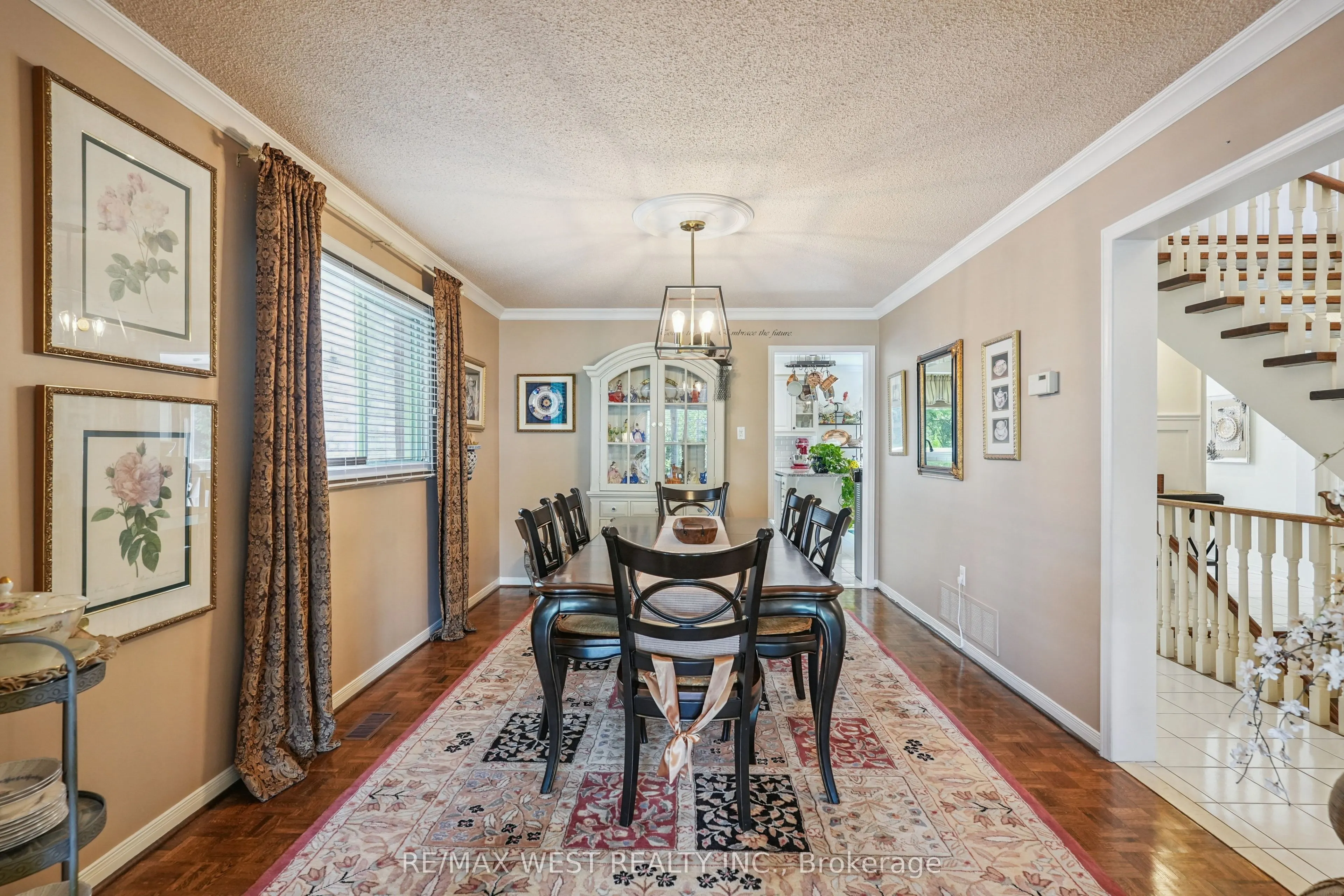 43 Summitcrest Drive