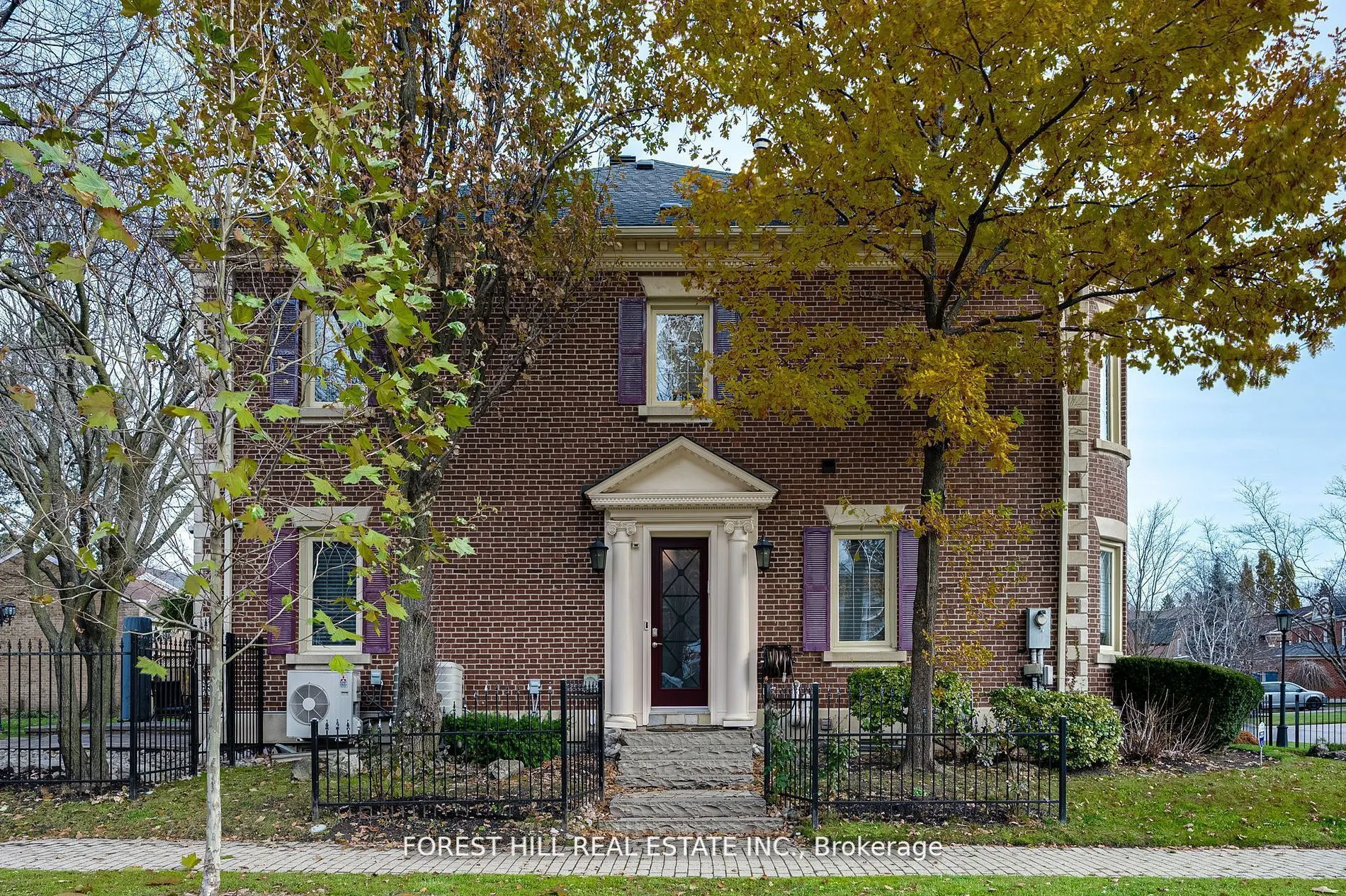 14 Willet Crescent