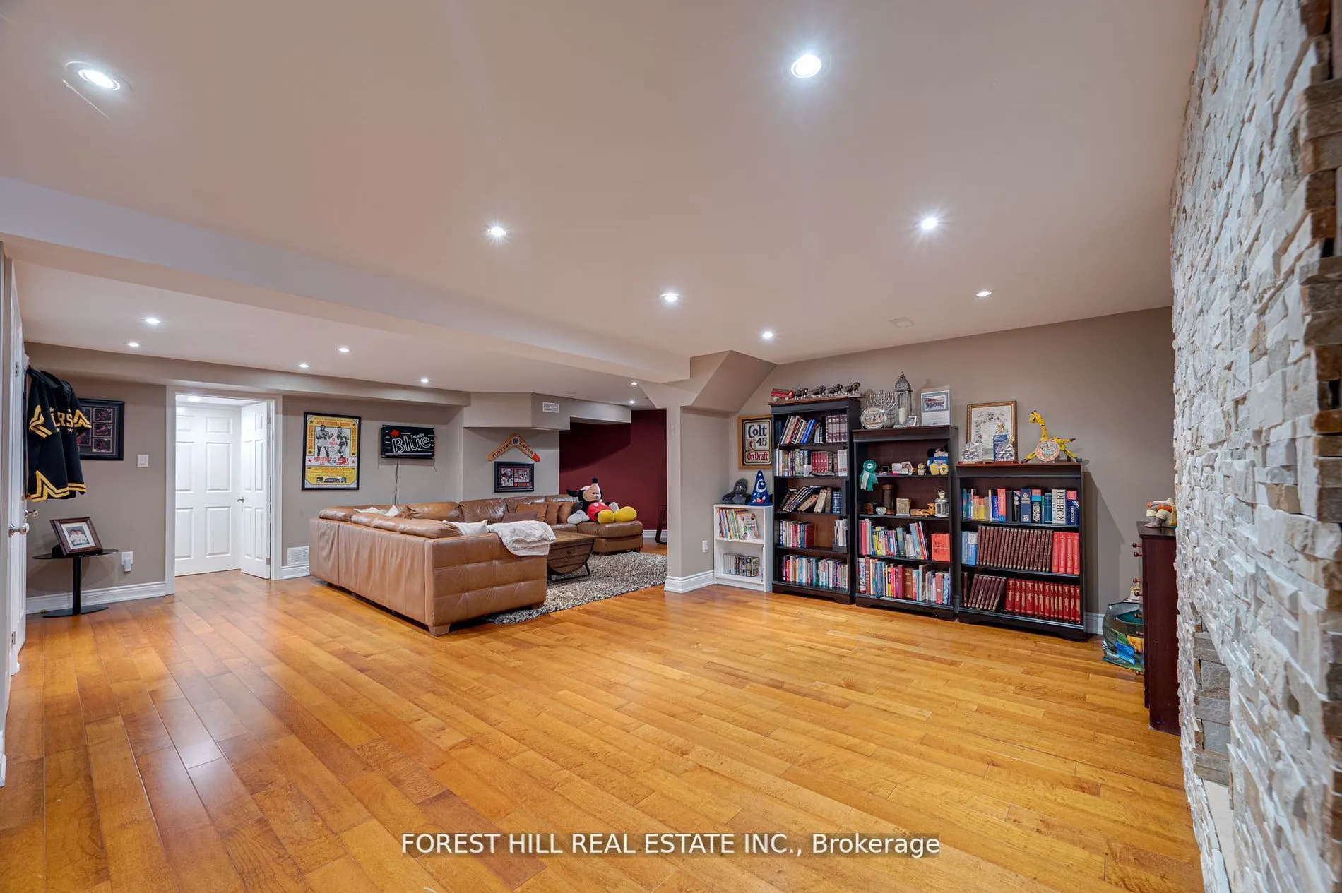 14 Willet Crescent