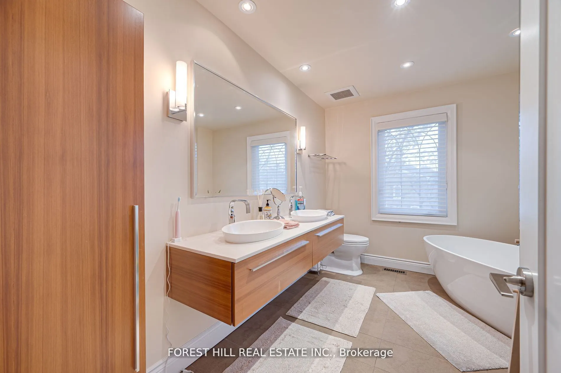 14 Willet Crescent