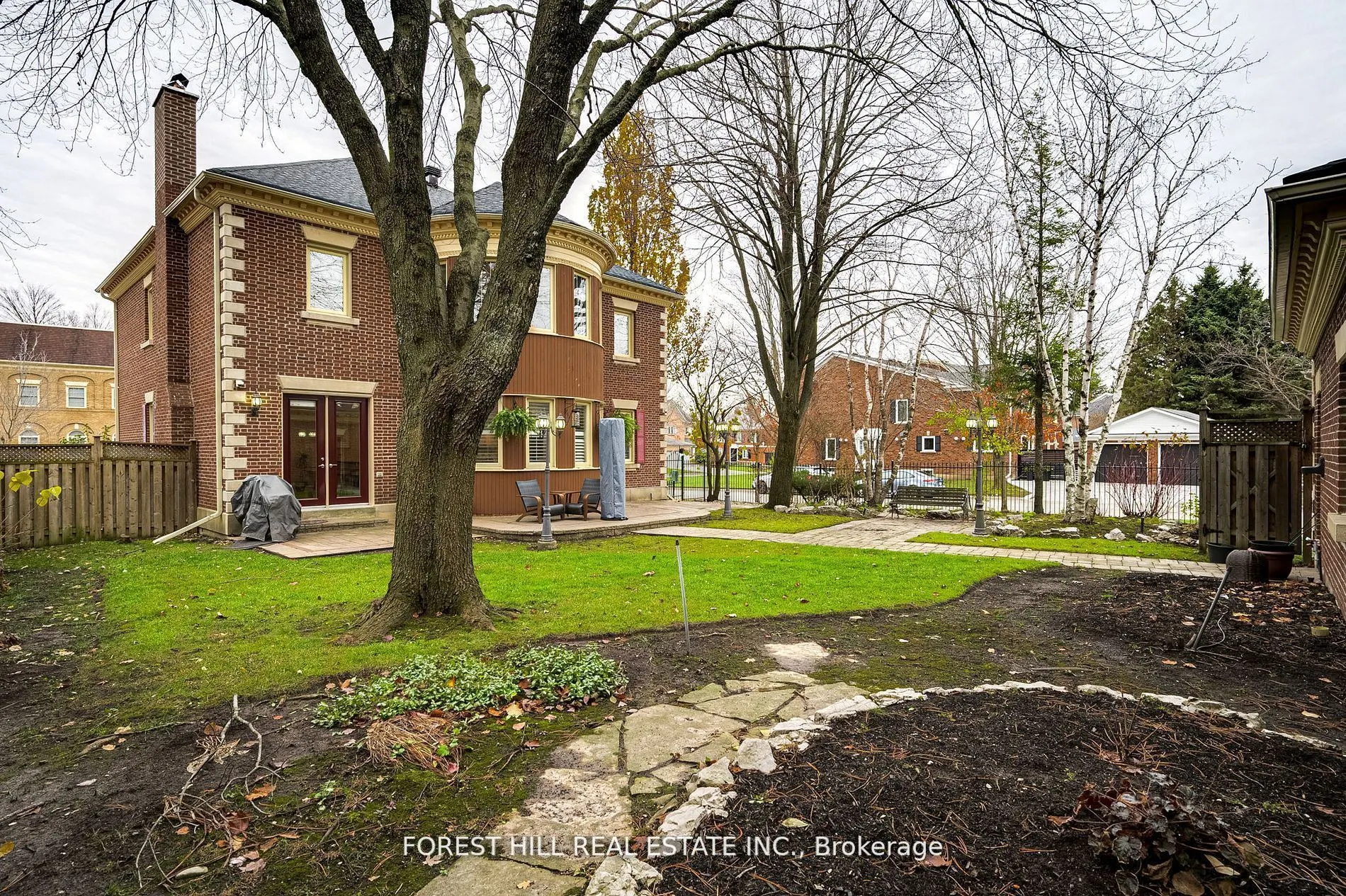 14 Willet Crescent