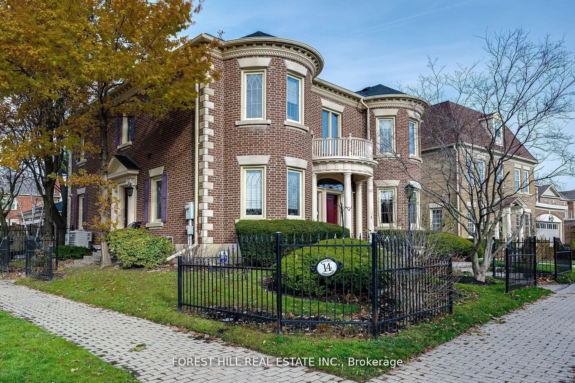 14 Willet Crescent
