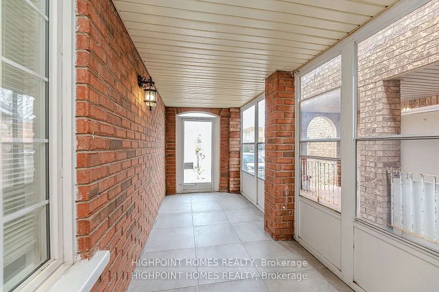 44 Brando Avenue E