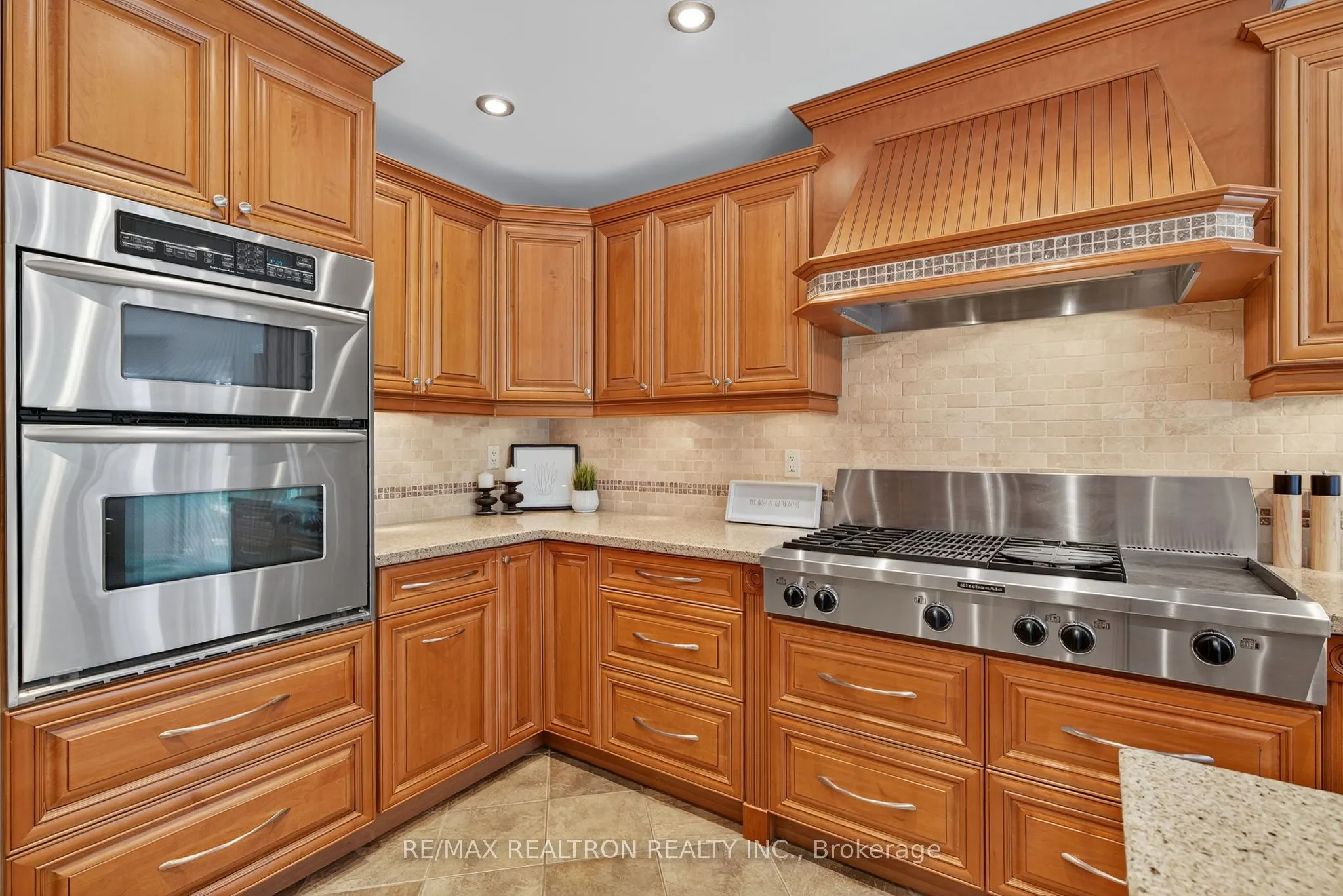 351 Kirby Crescent