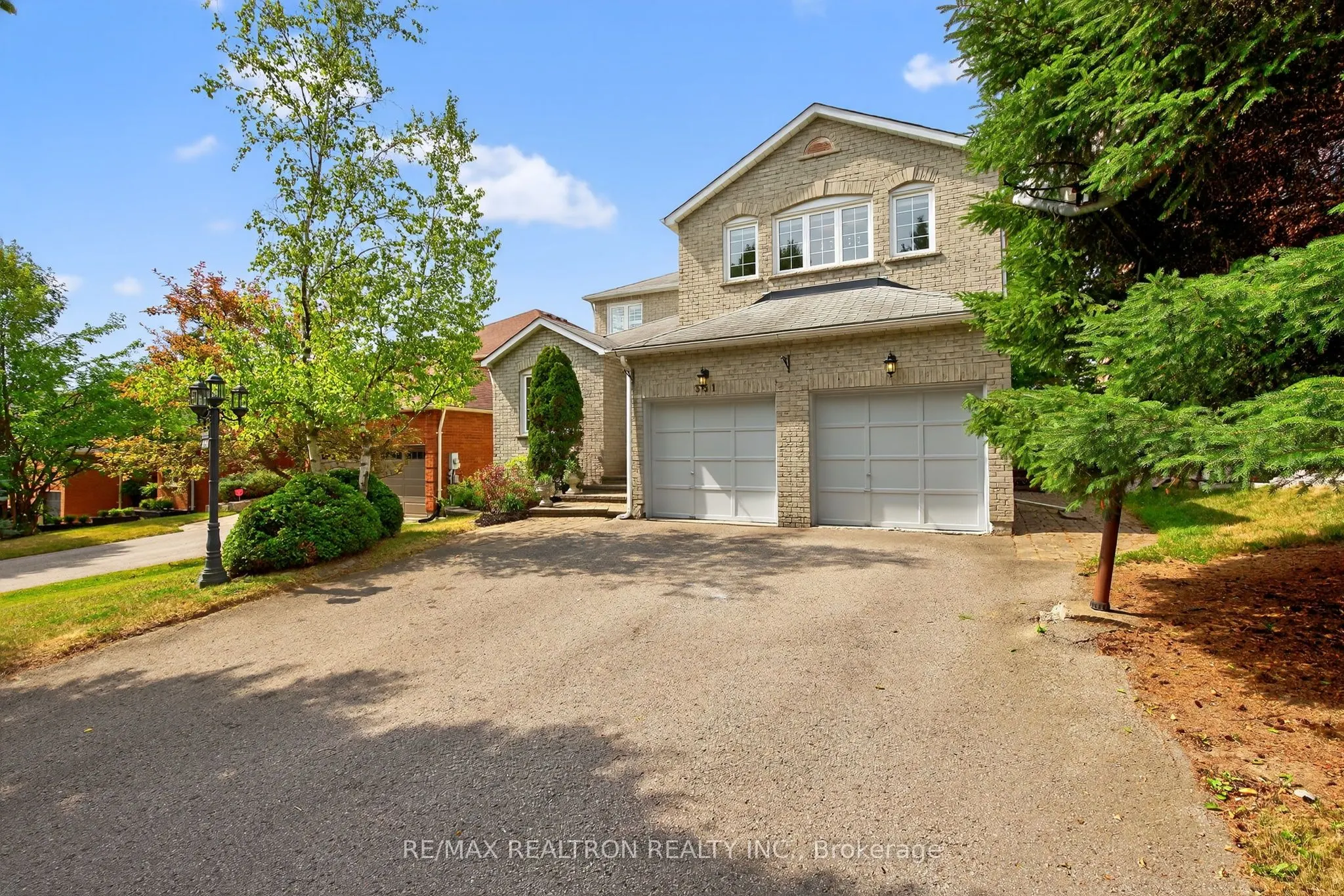 351 Kirby Crescent