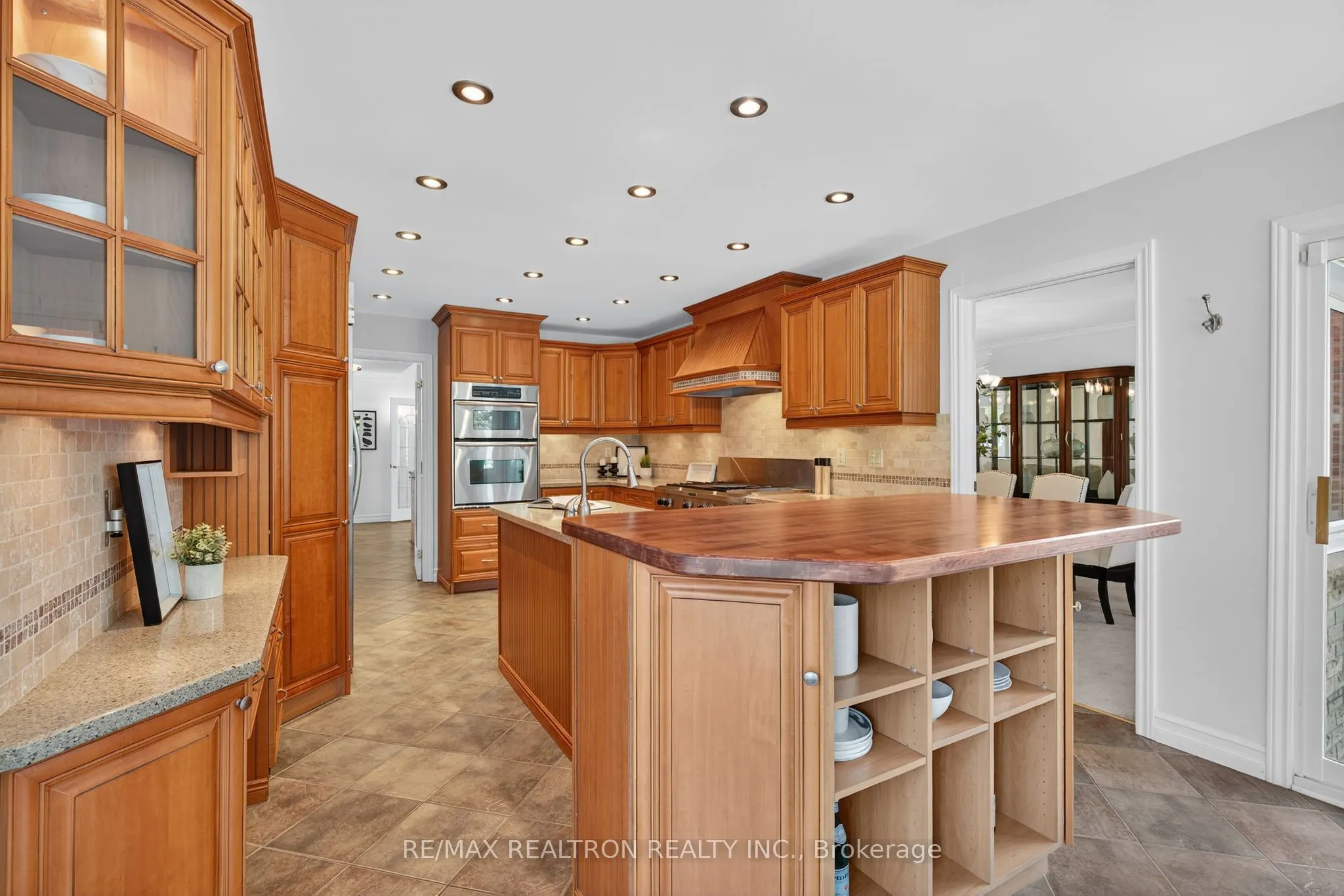 351 Kirby Crescent