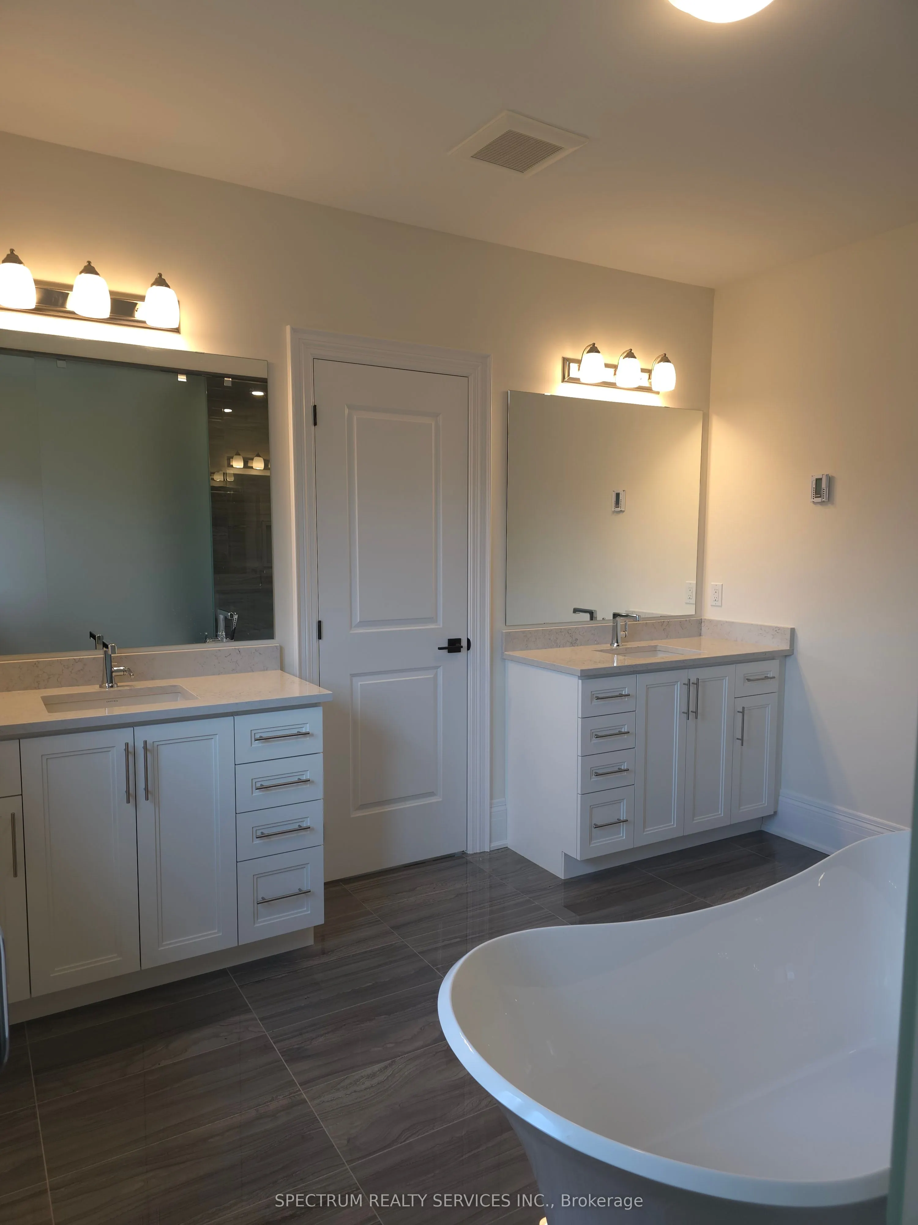 10 Adario Crescent