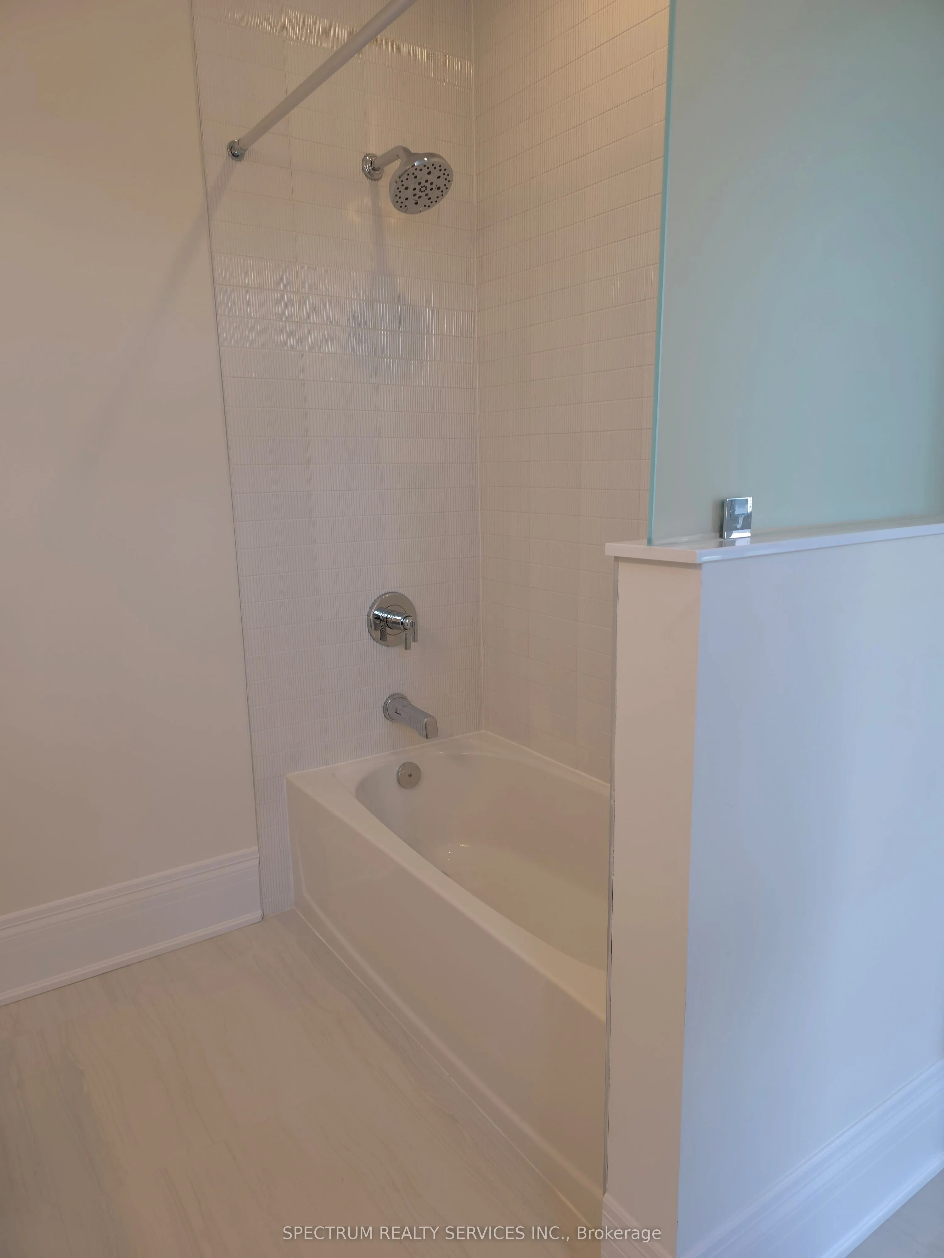 10 Adario Crescent