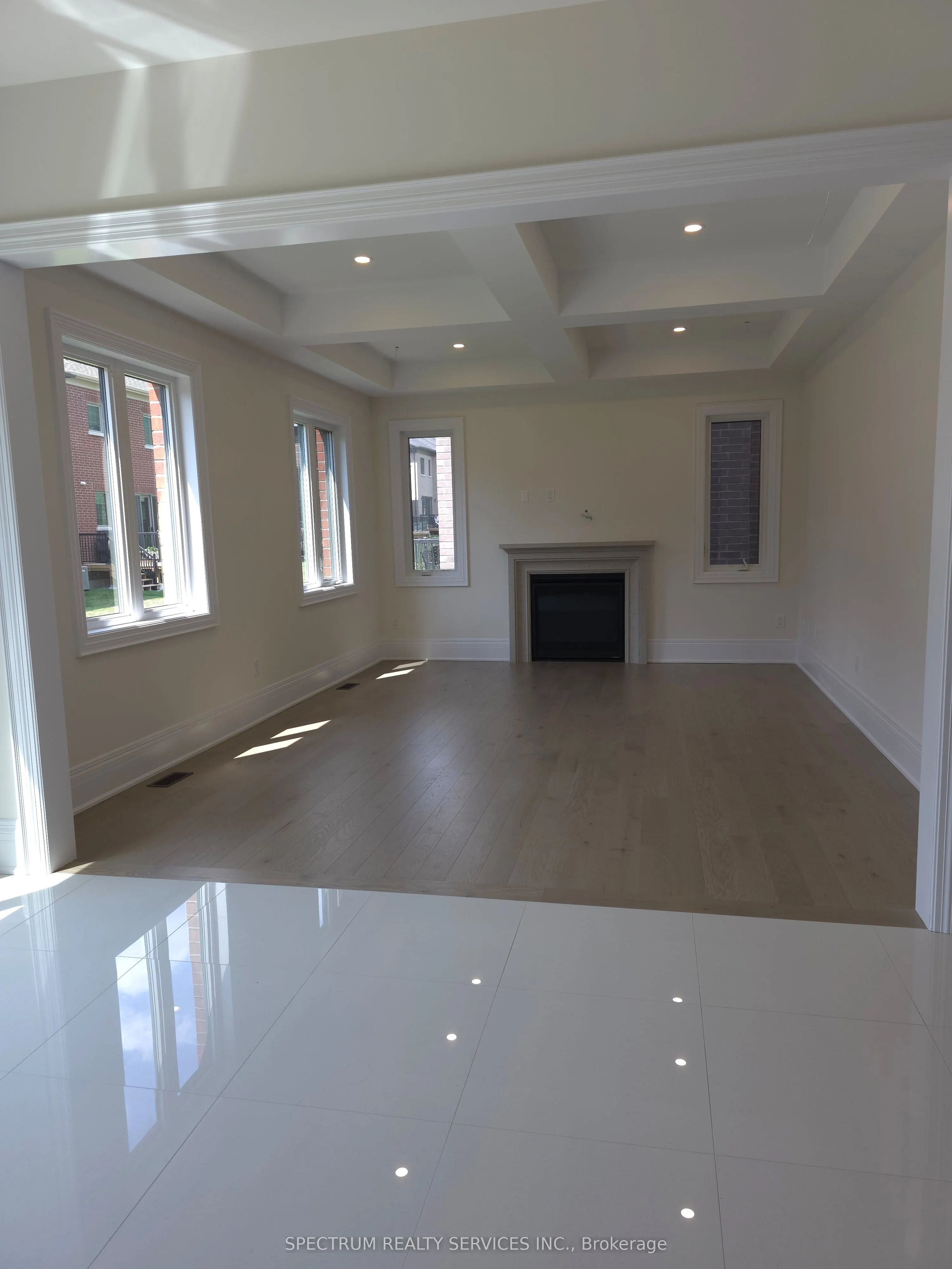 10 Adario Crescent