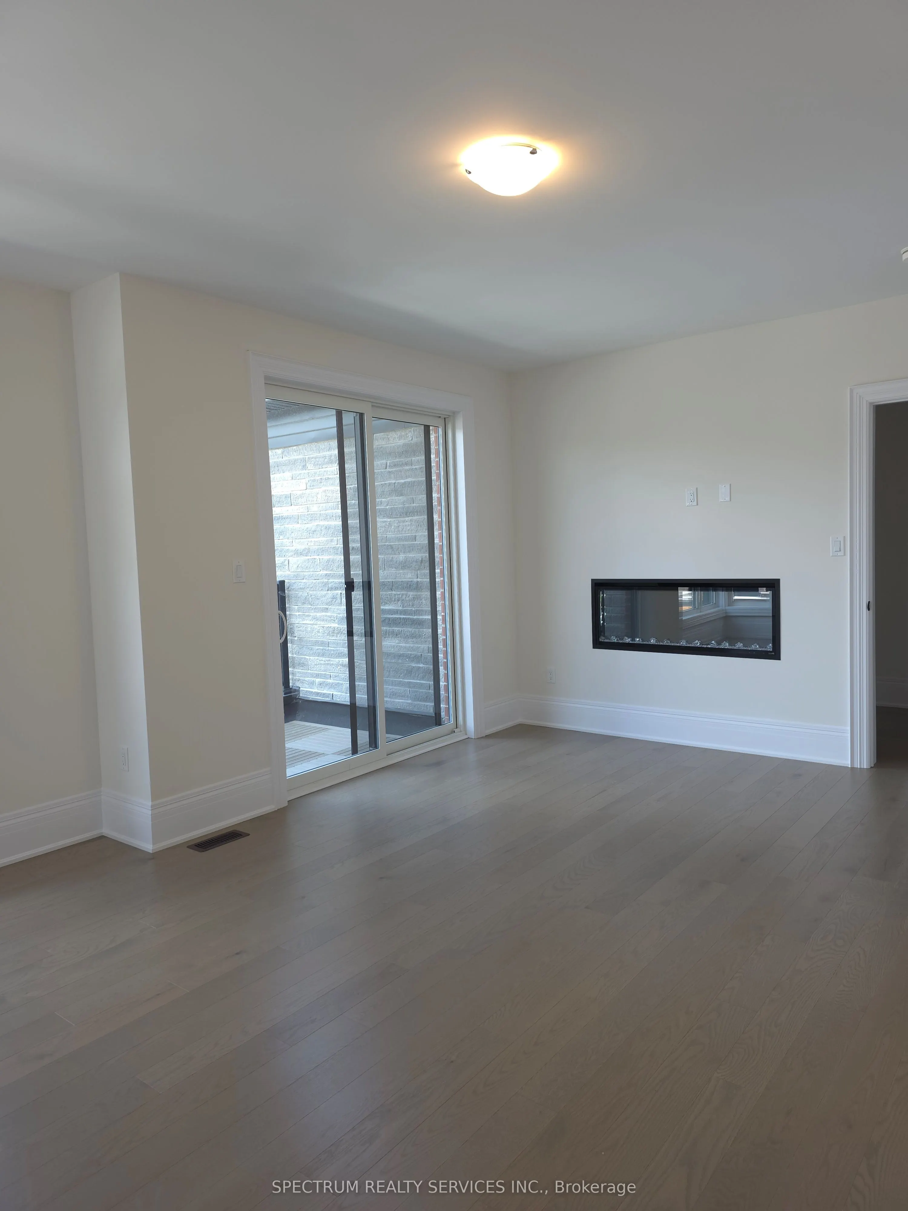 10 Adario Crescent