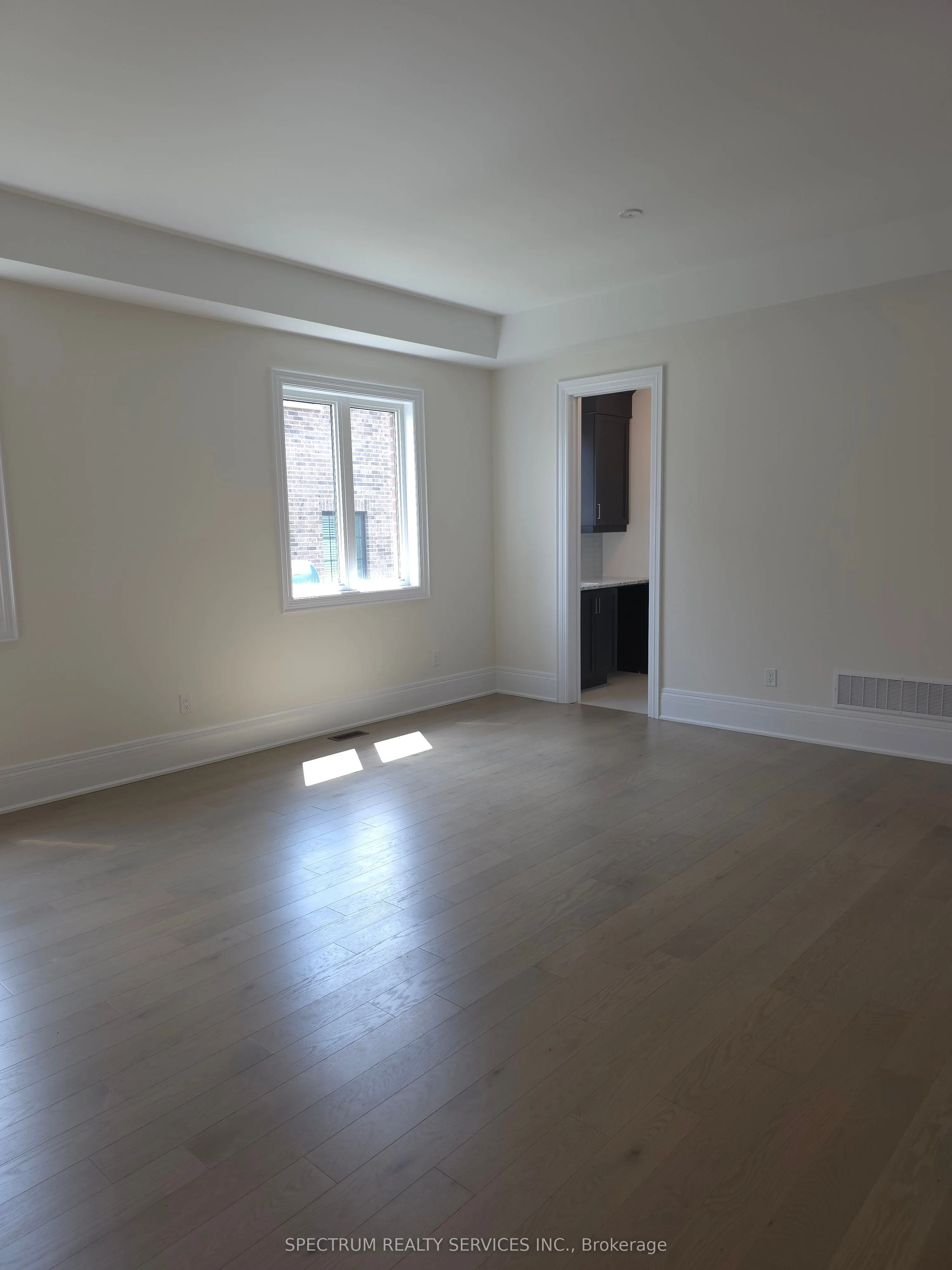 10 Adario Crescent