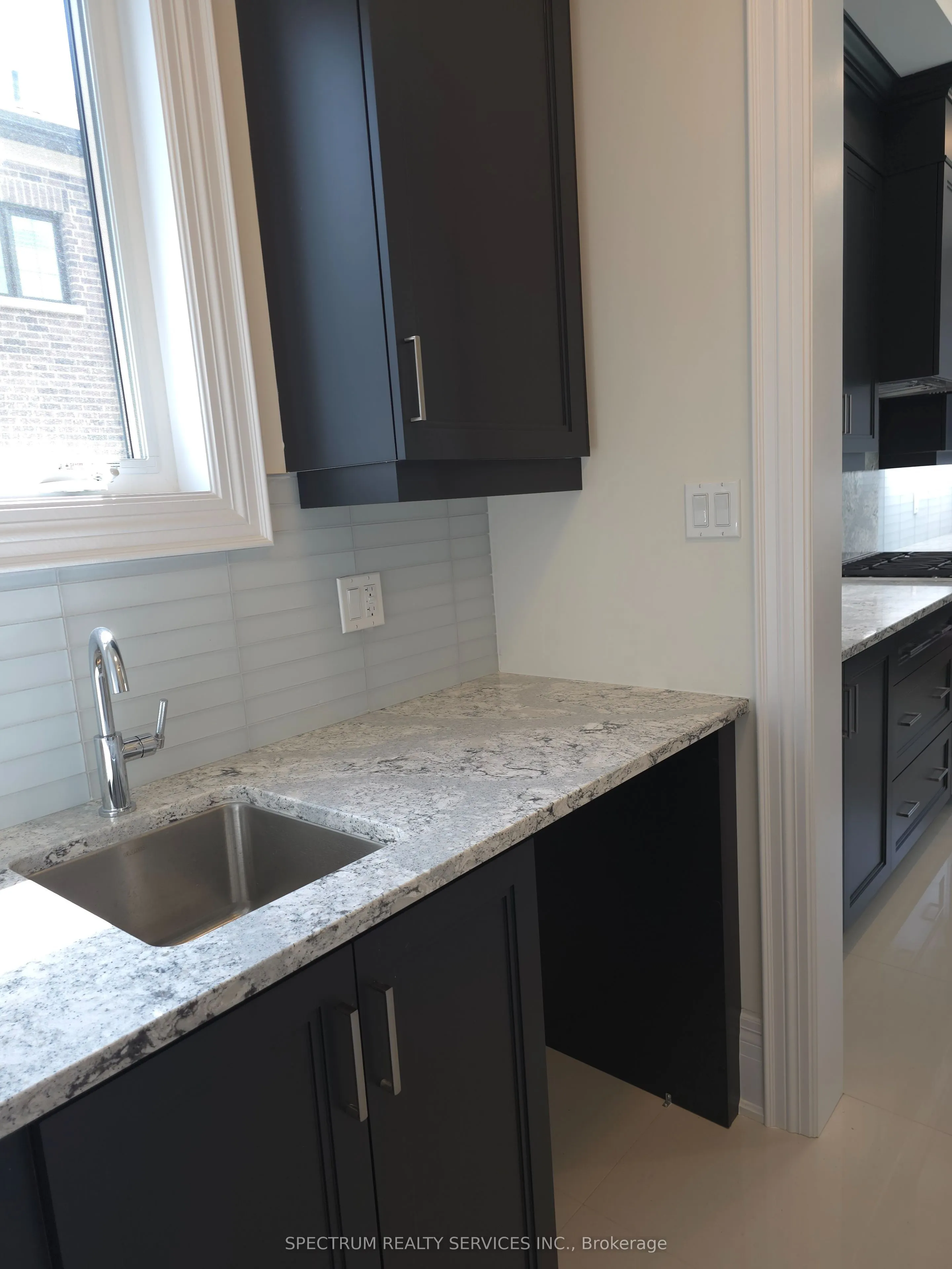 10 Adario Crescent