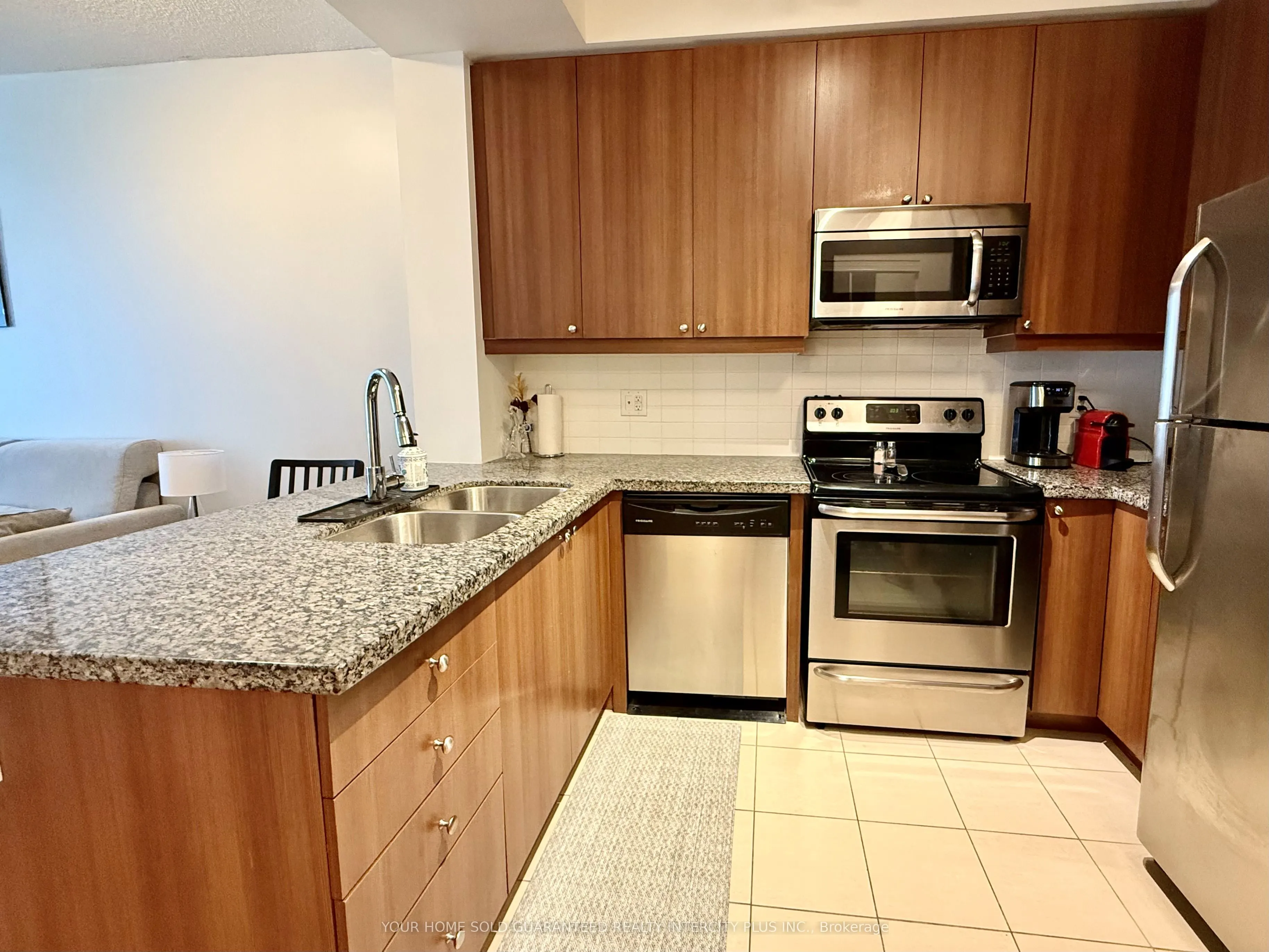 2396 Major MacKenzie Drive, #310