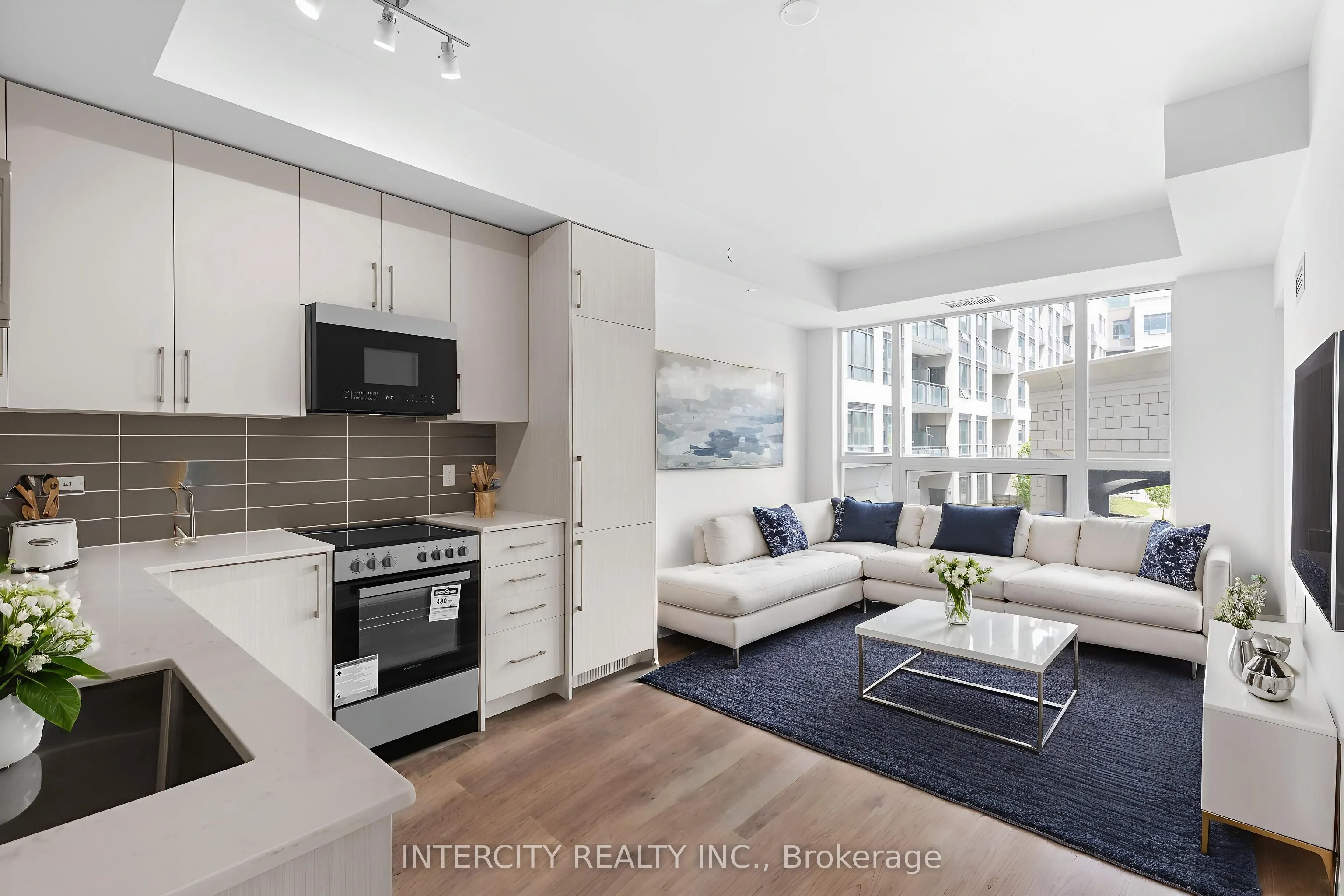 2075 King Road, #213