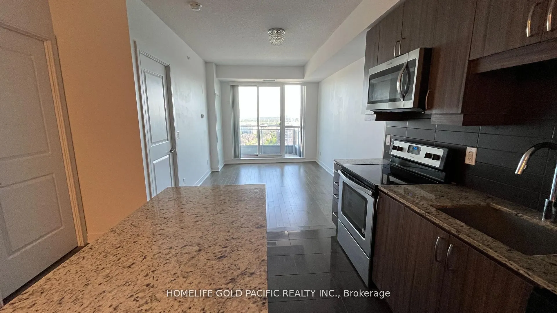 9201 Yonge Street, #1807