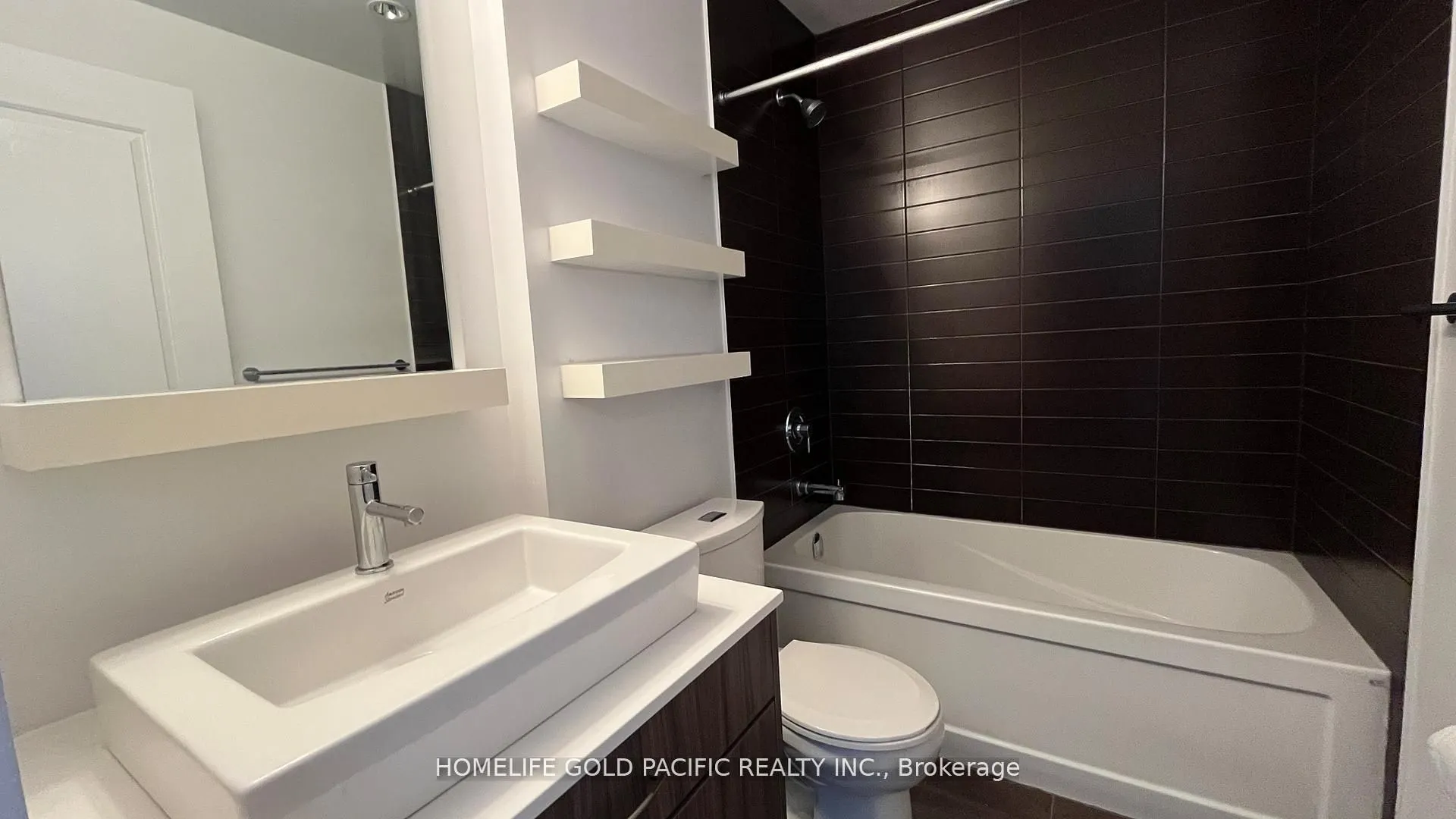 9201 Yonge Street, #1807