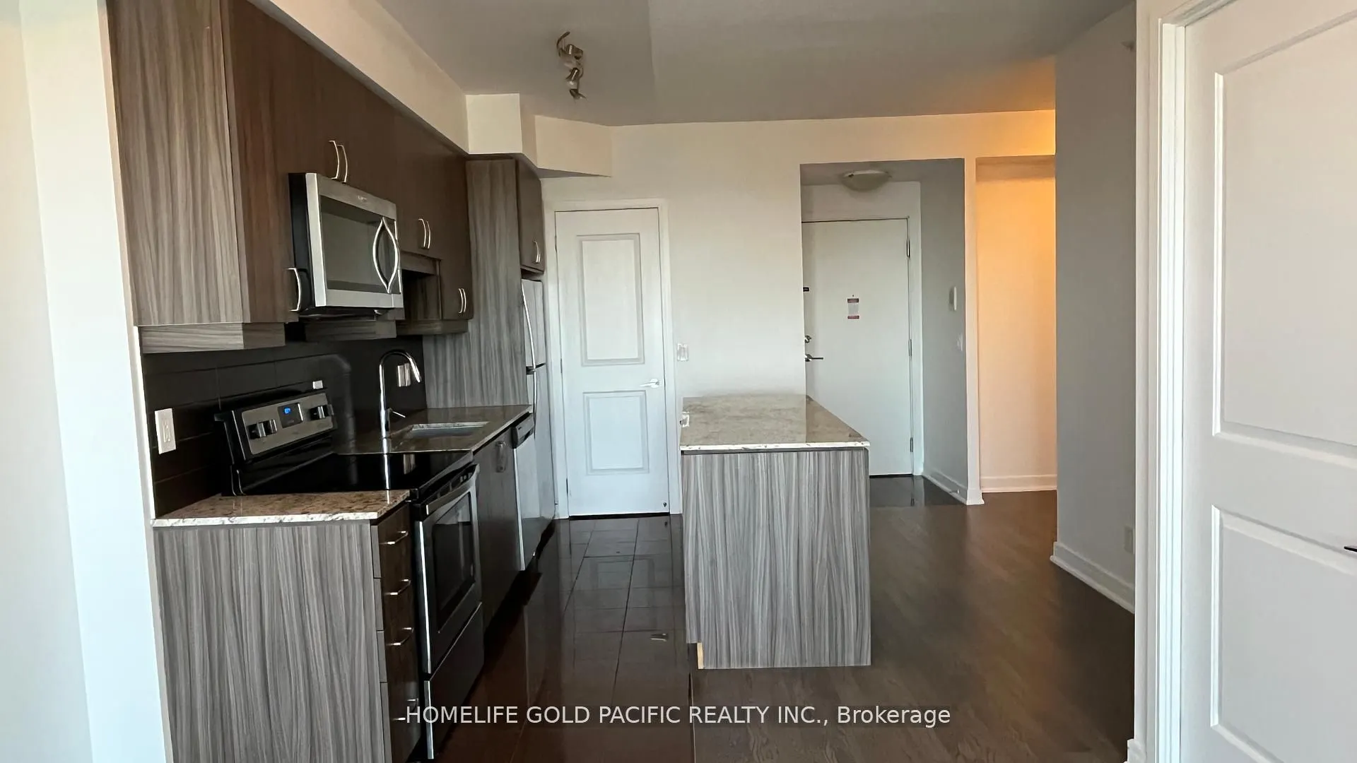 9201 Yonge Street, #1807