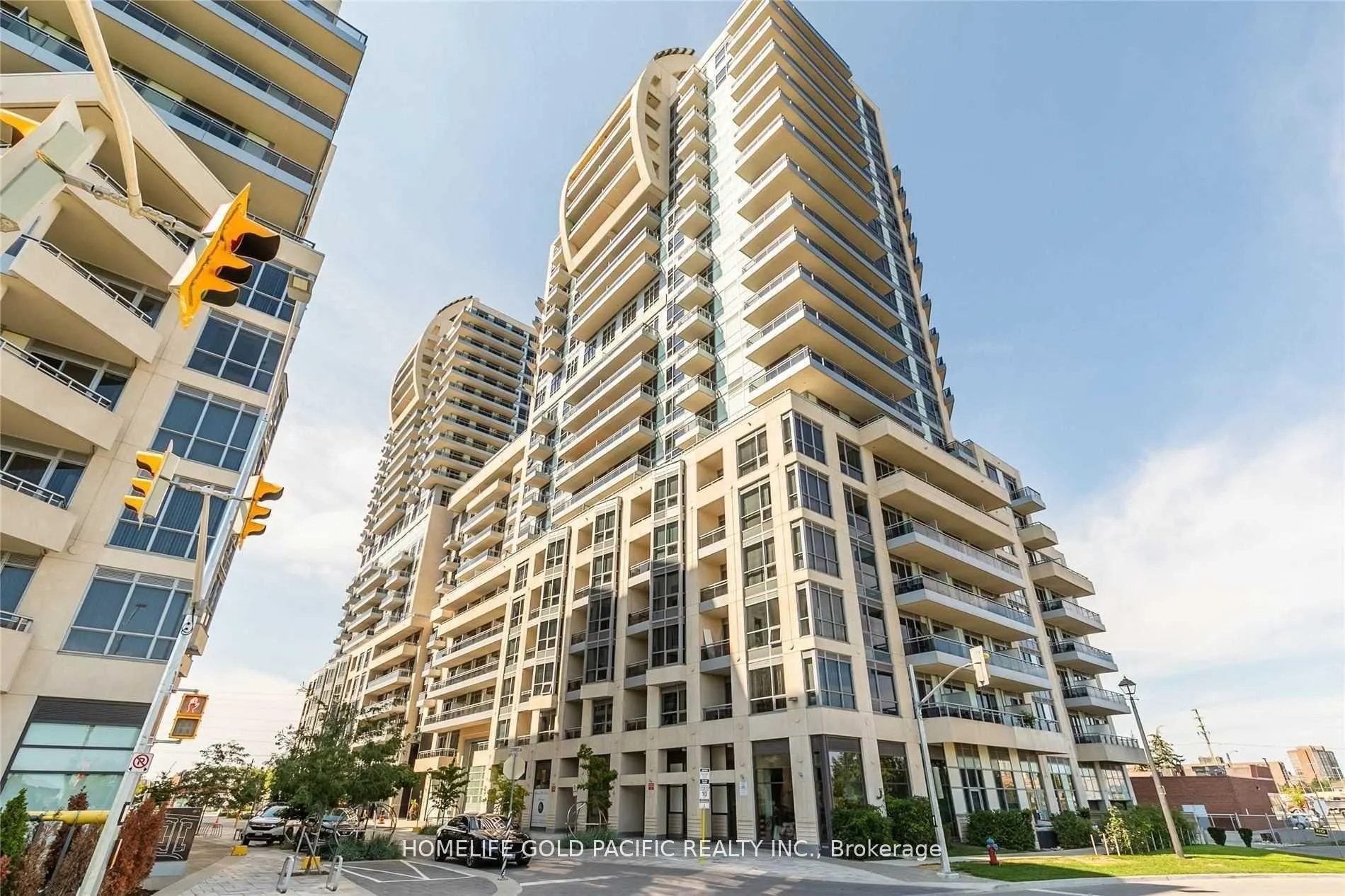 9201 Yonge Street, #1807