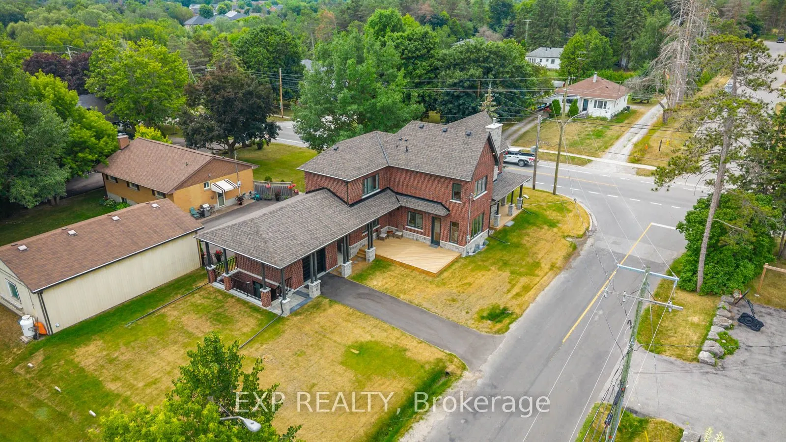 271 Main Street N