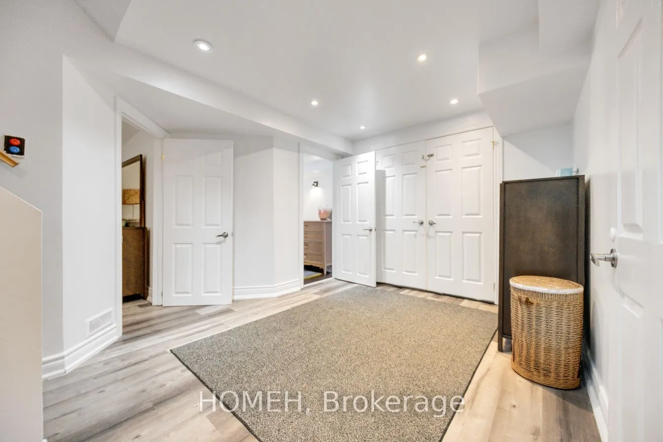 11 Bonny Meadows Drive