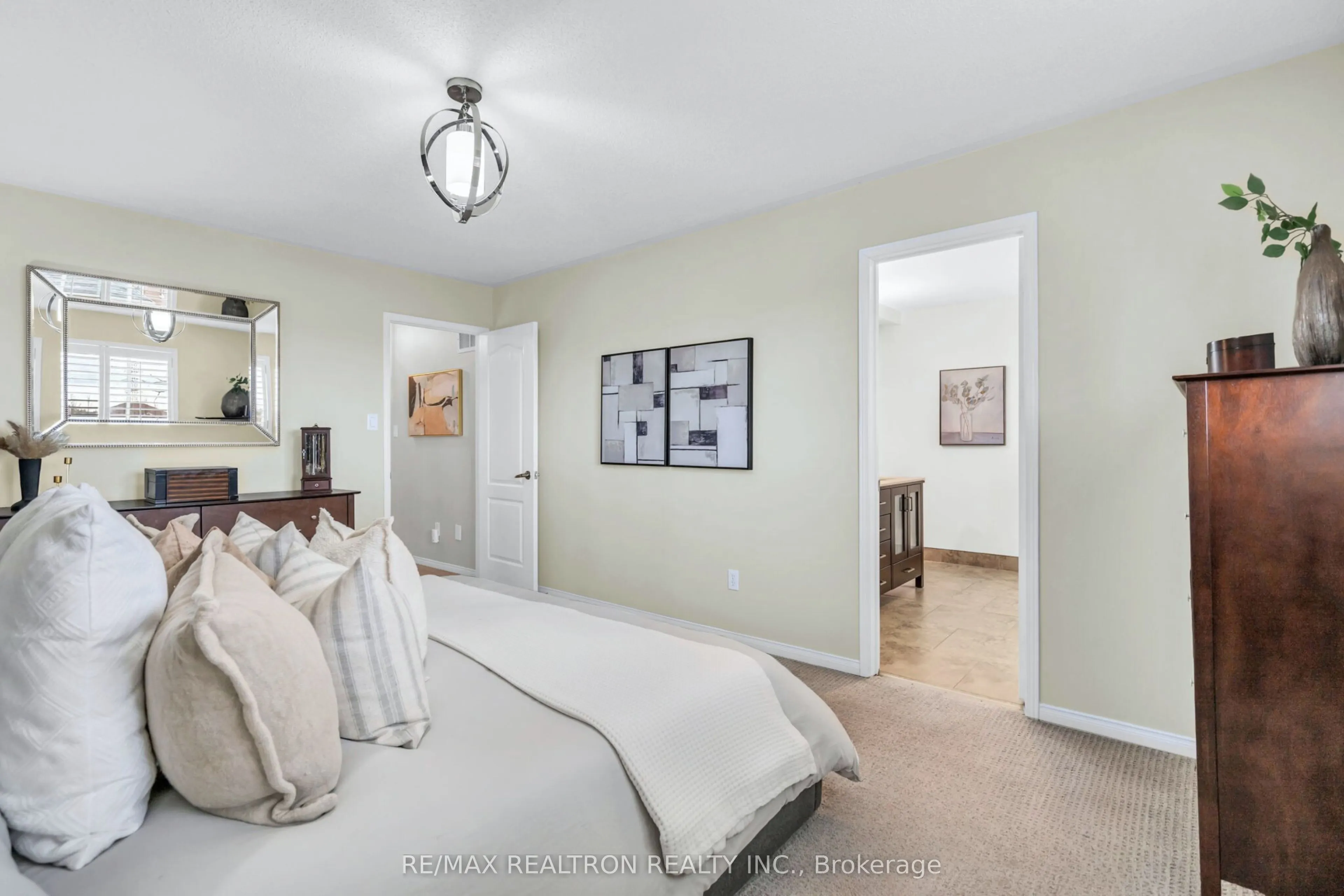 514 Menczel Crescent