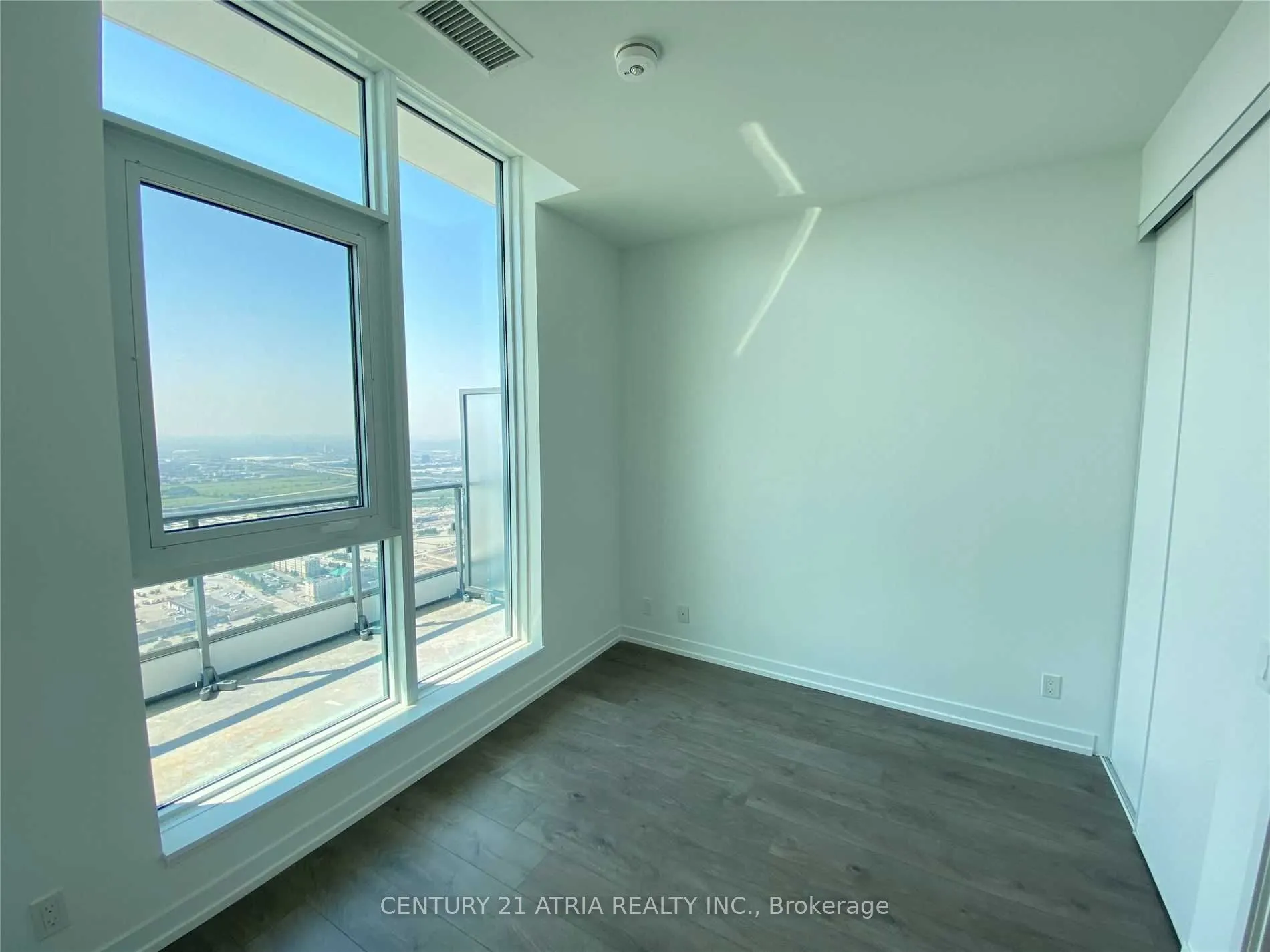 950 portage Parkway, #ph07