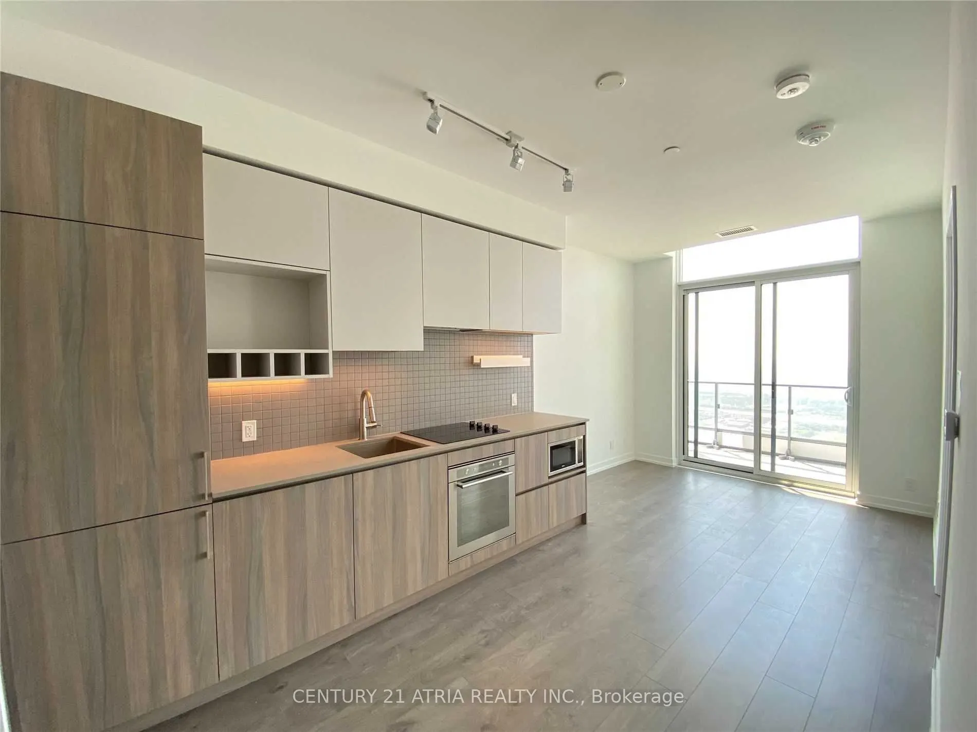 950 portage Parkway, #ph07