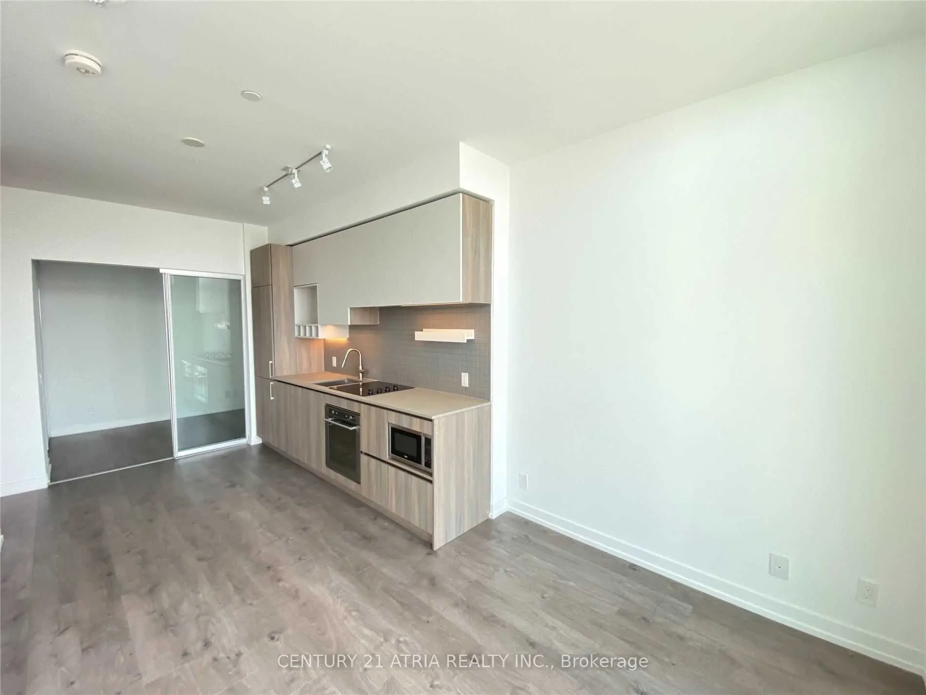 950 portage Parkway, #ph07