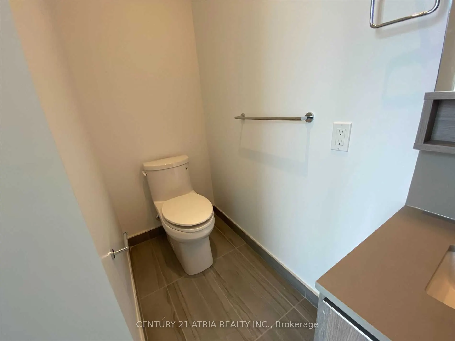 950 portage Parkway, #ph07