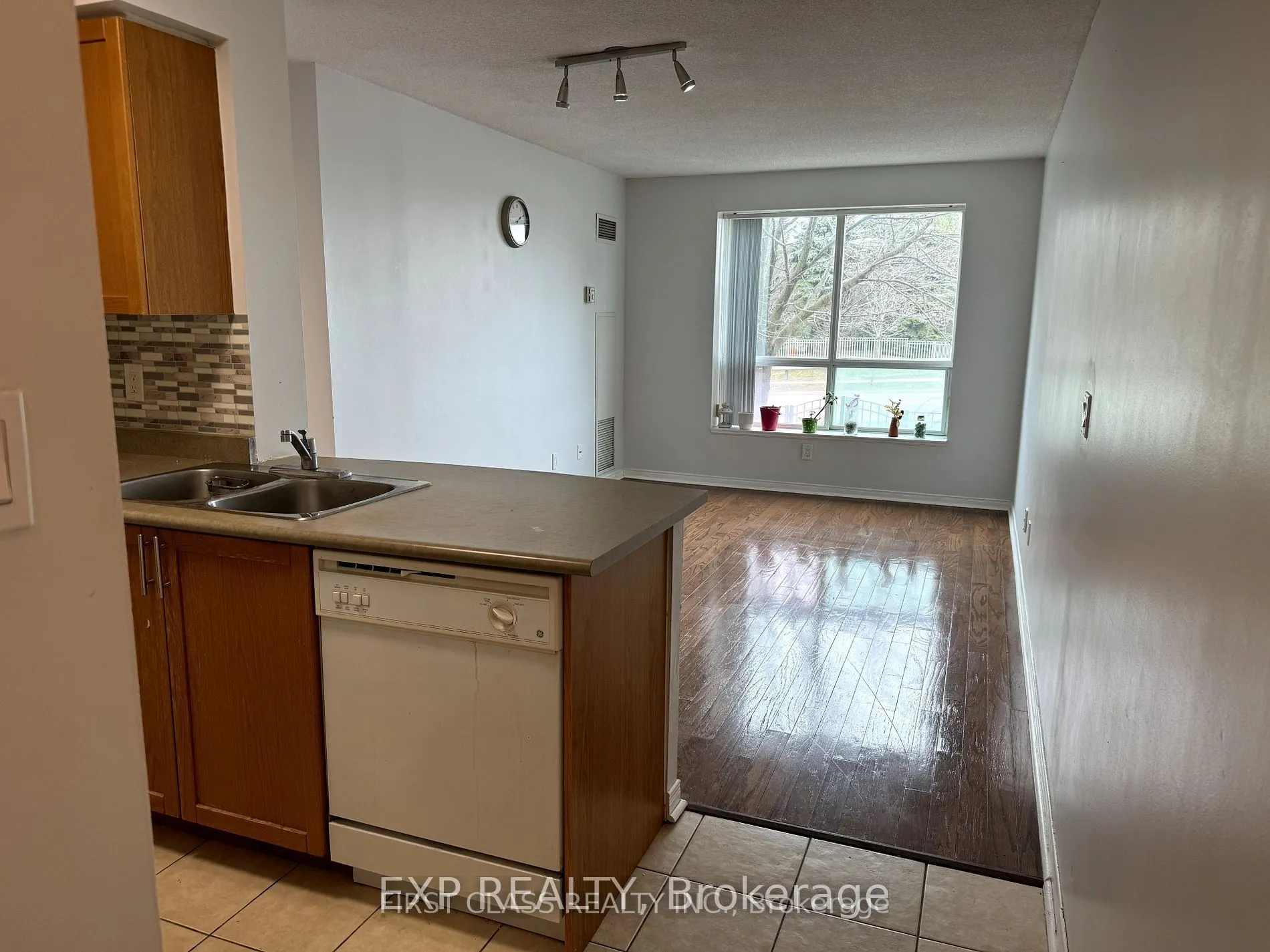 51 Baffin Crescent, #301