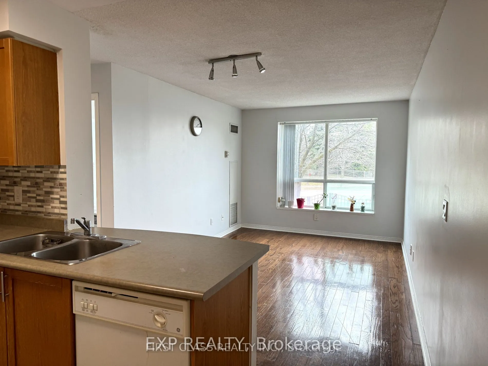 51 Baffin Crescent, #301