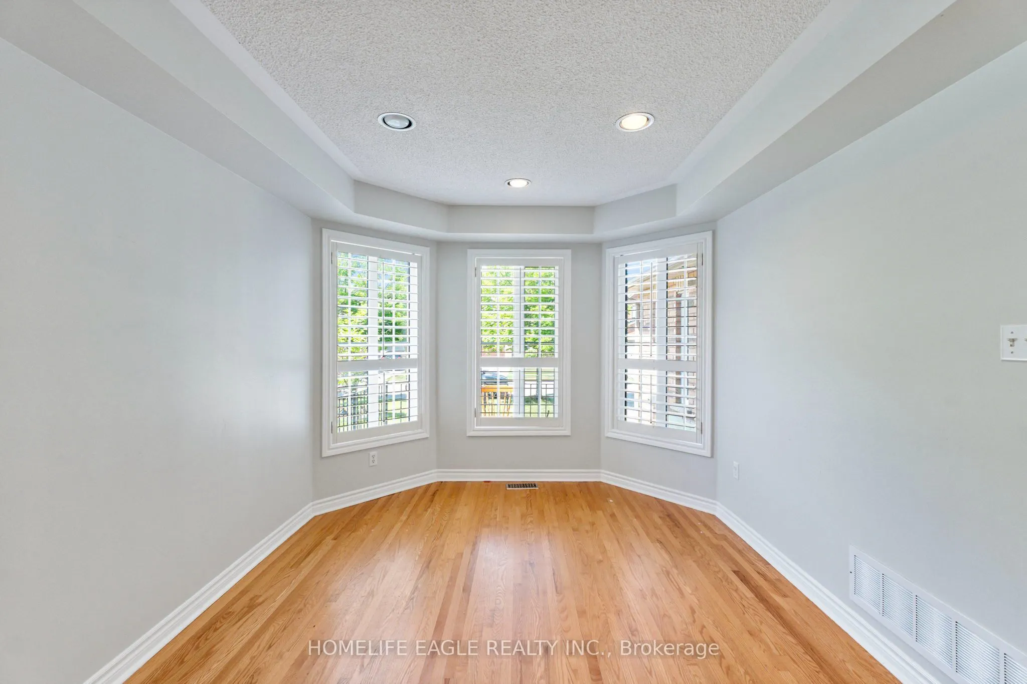 63 Raintree Crescent