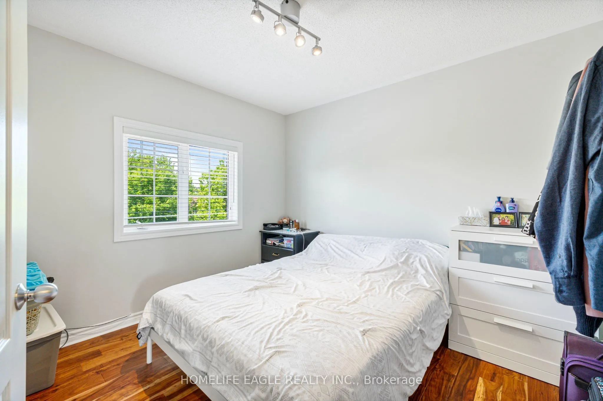 63 Raintree Crescent