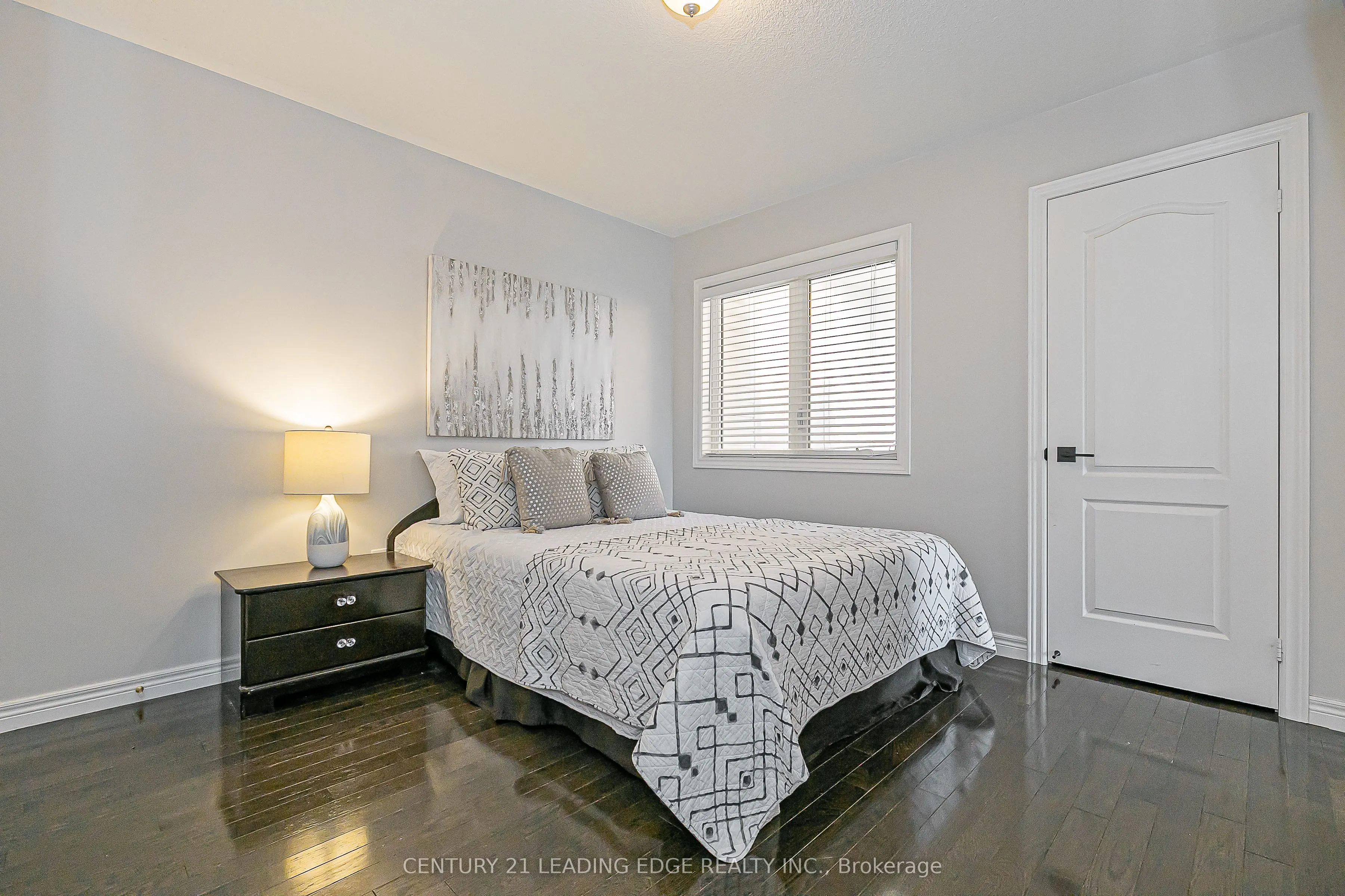 30 Sunnyridge Avenue