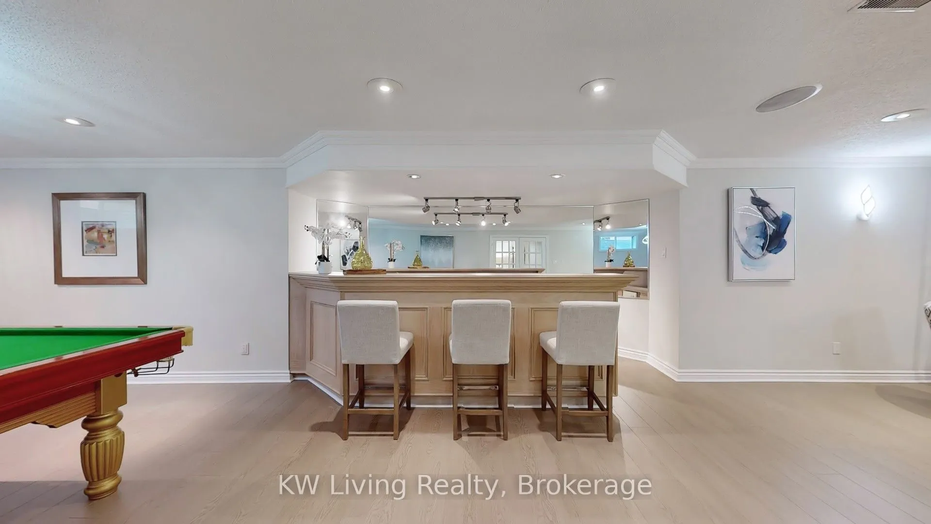 4 Hillhurst Drive