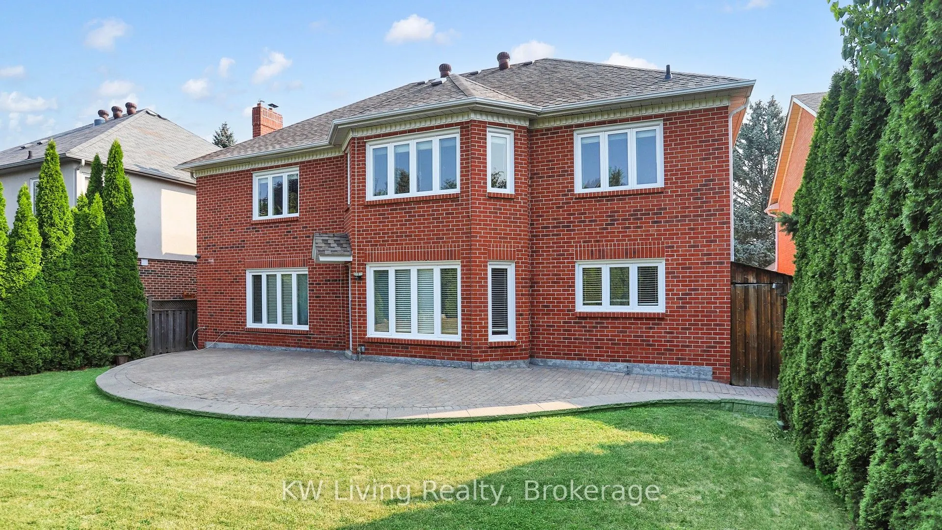 4 Hillhurst Drive