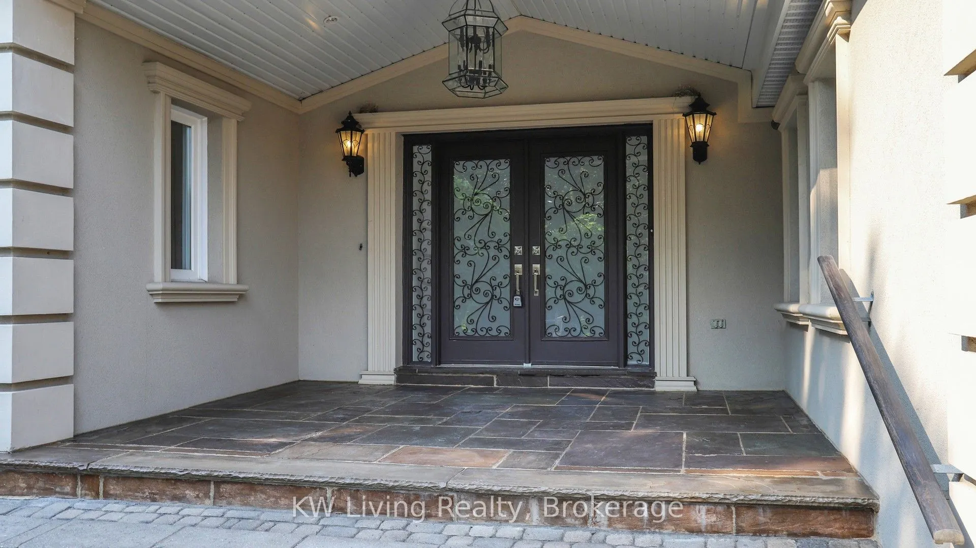 4 Hillhurst Drive