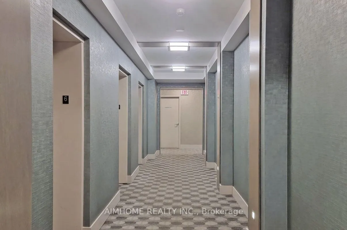 7167 Yonge Street, #903