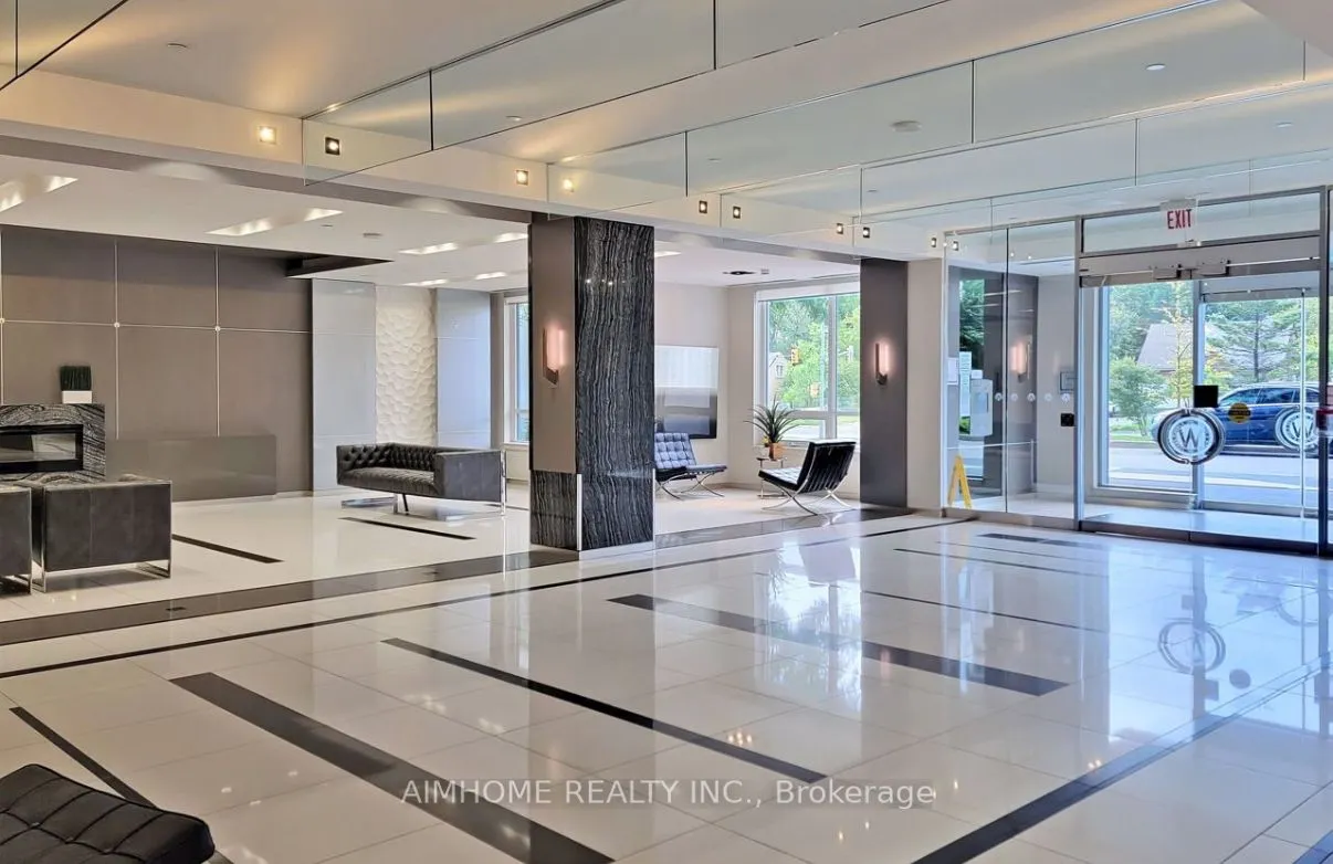 7167 Yonge Street, #903
