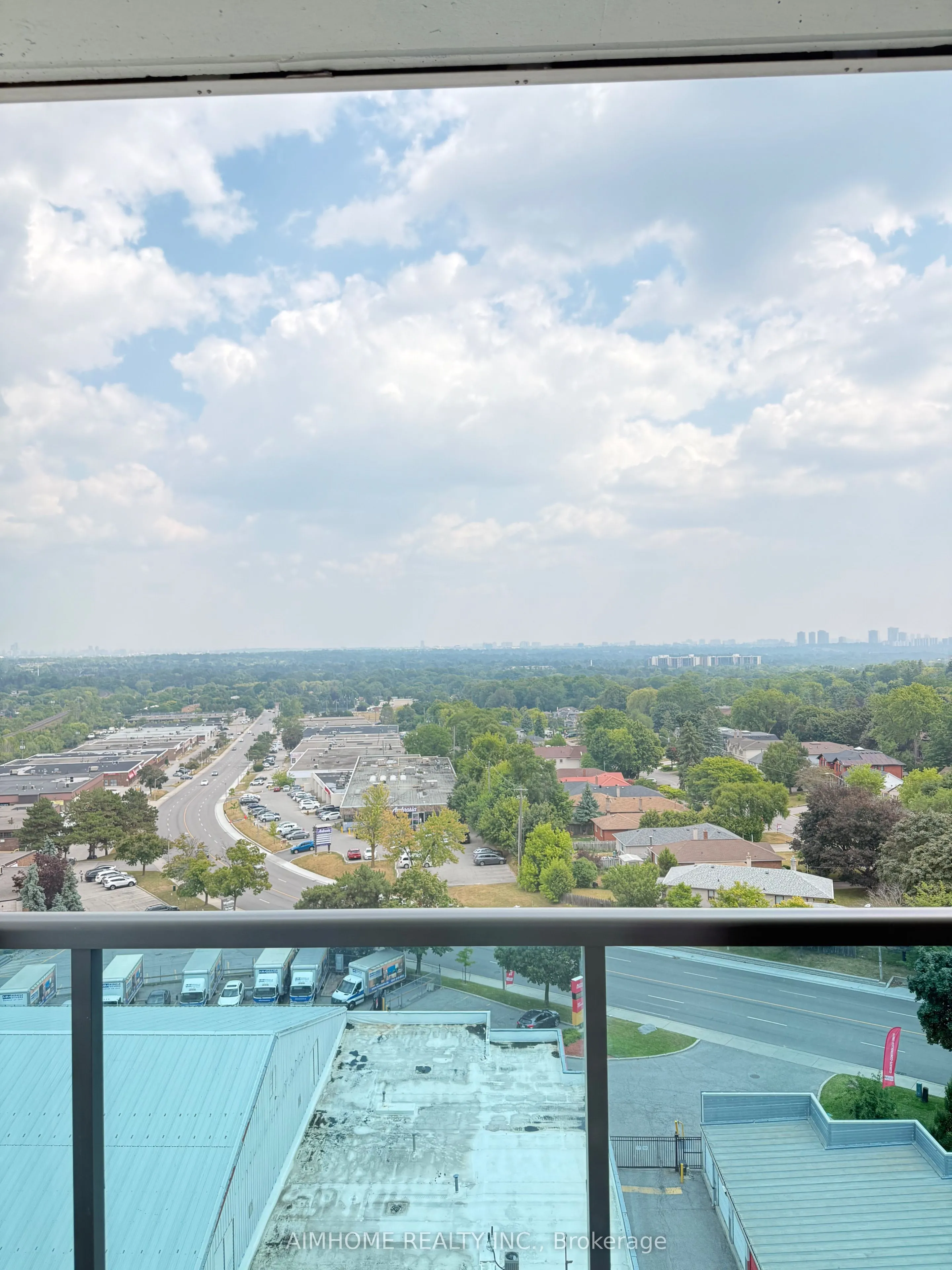 7167 Yonge Street, #903