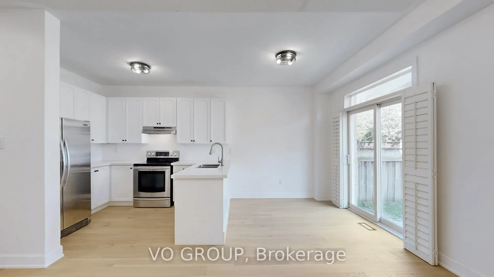 32 Daiseyfield Crescent
