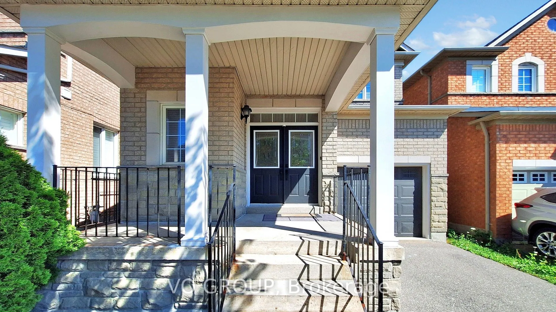 32 Daiseyfield Crescent