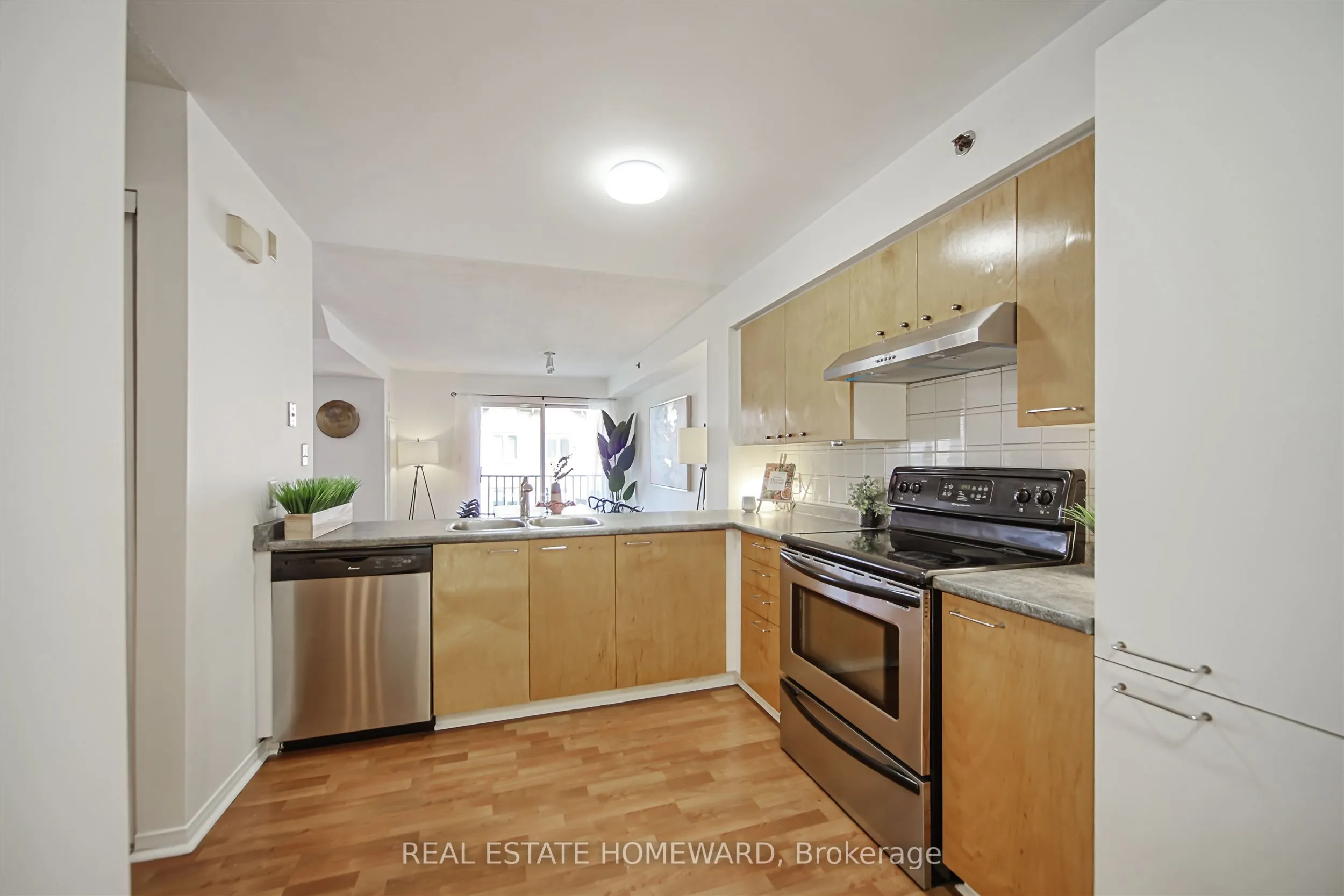 75 Weldrick Road E, #815