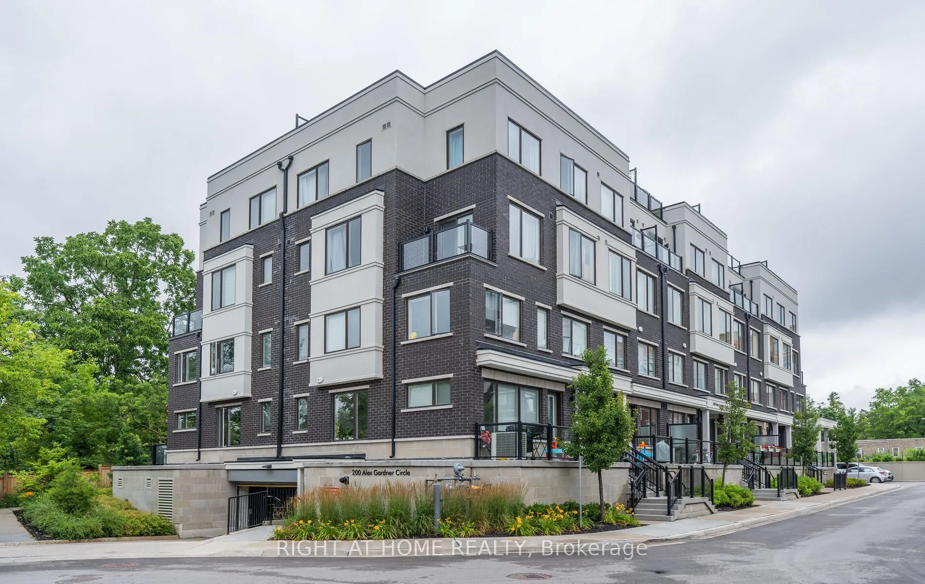 200 Alex Gardner Circle, #34